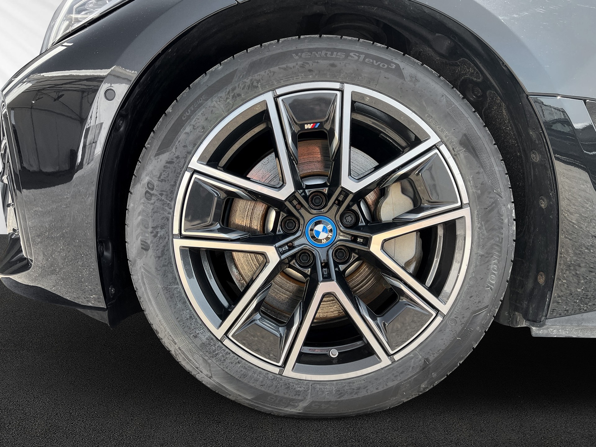 BMW i4 eDrive 40 M Sport-image-8