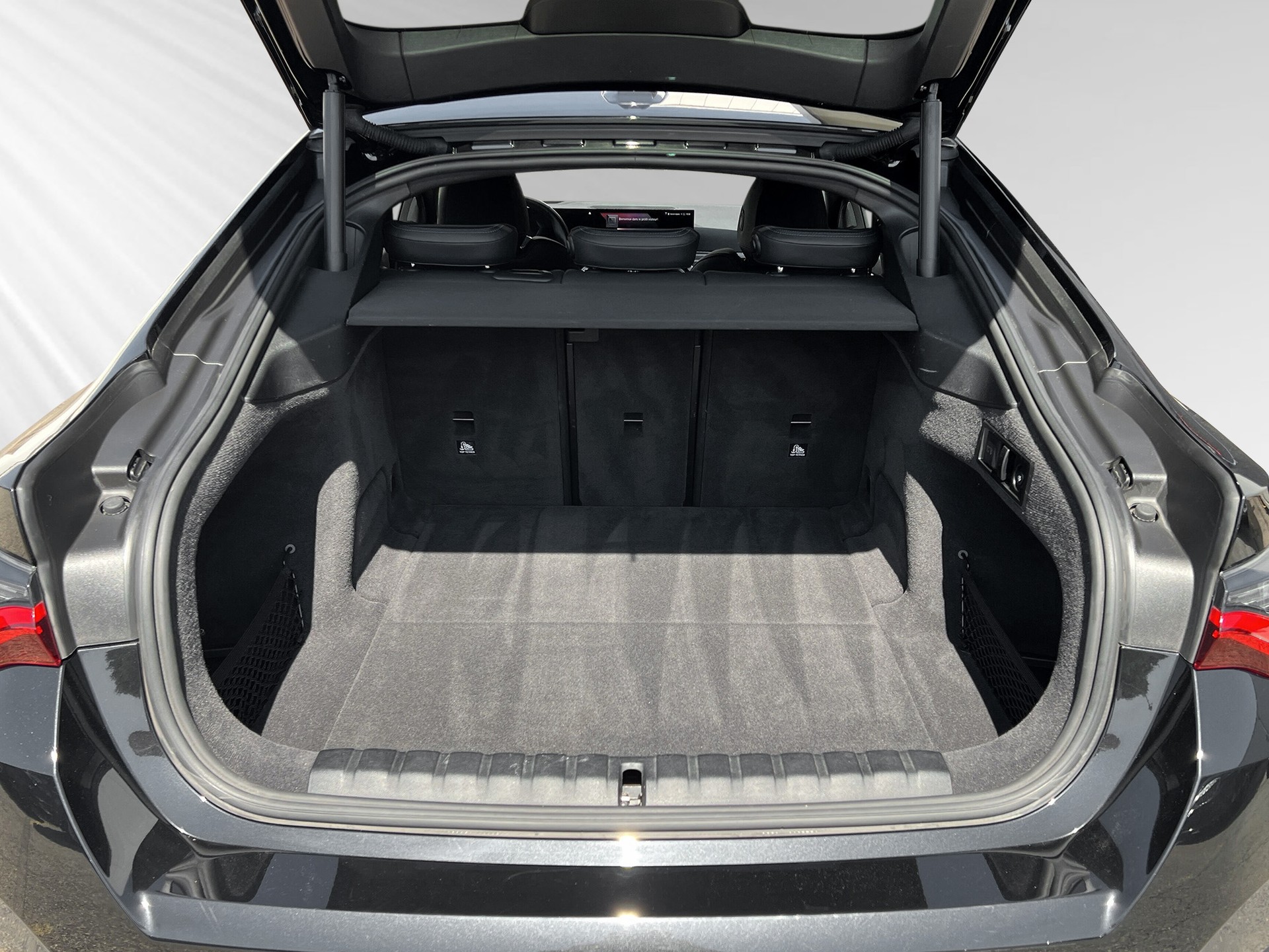 BMW i4 eDrive 40 M Sport-image-7