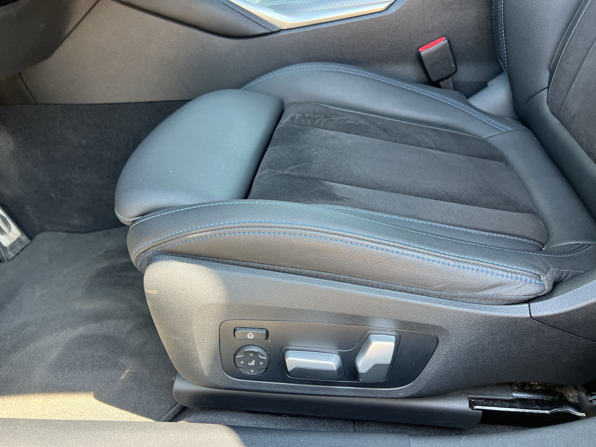 BMW i4 eDrive 40 M Sport-image-19