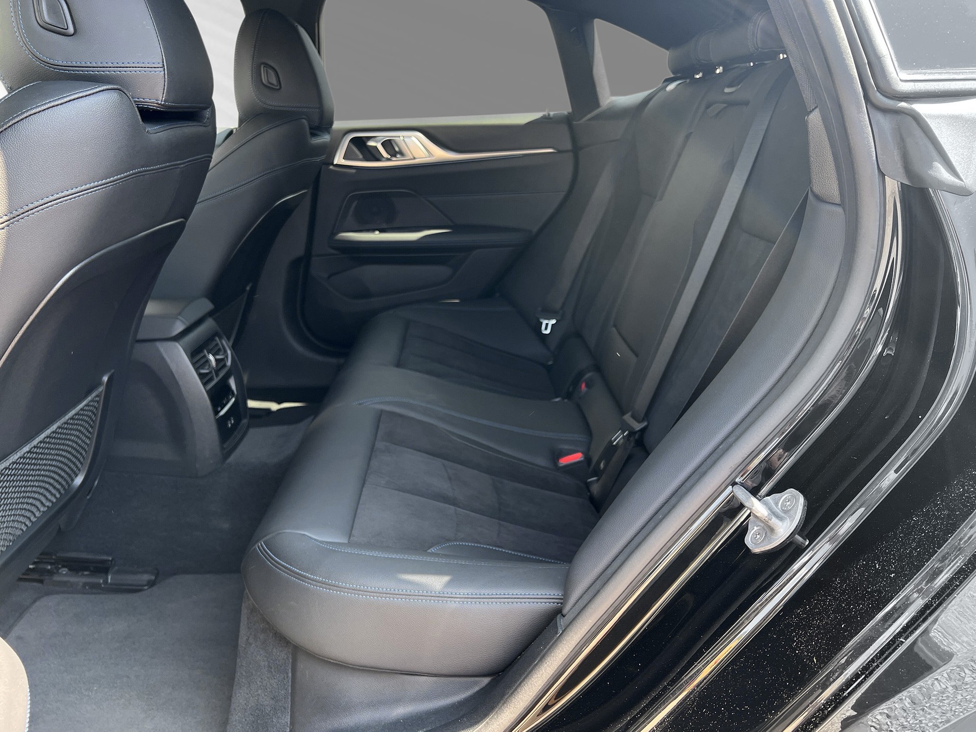 BMW i4 eDrive 40 M Sport-image-6