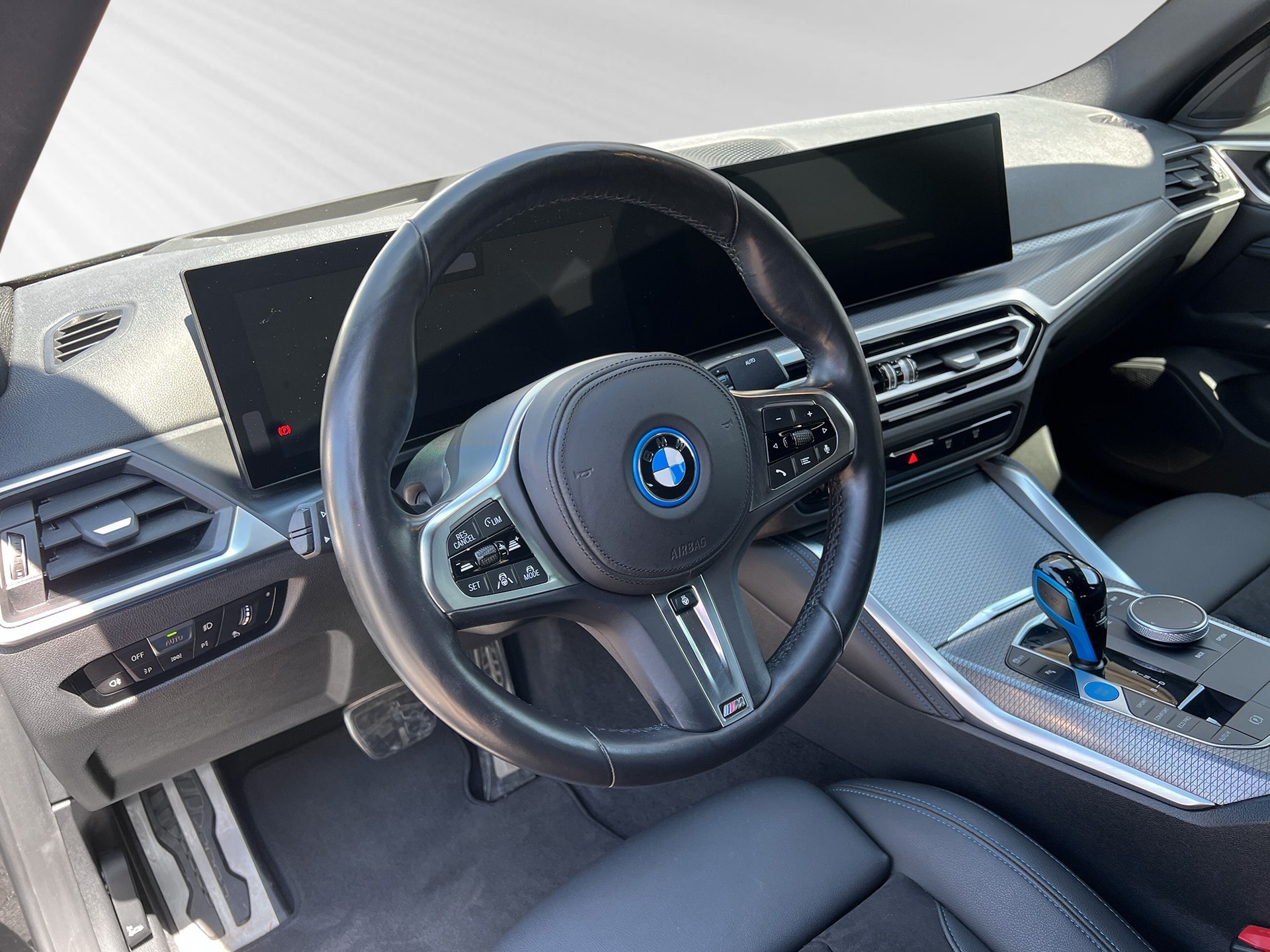 BMW i4 eDrive 40 M Sport-image-3