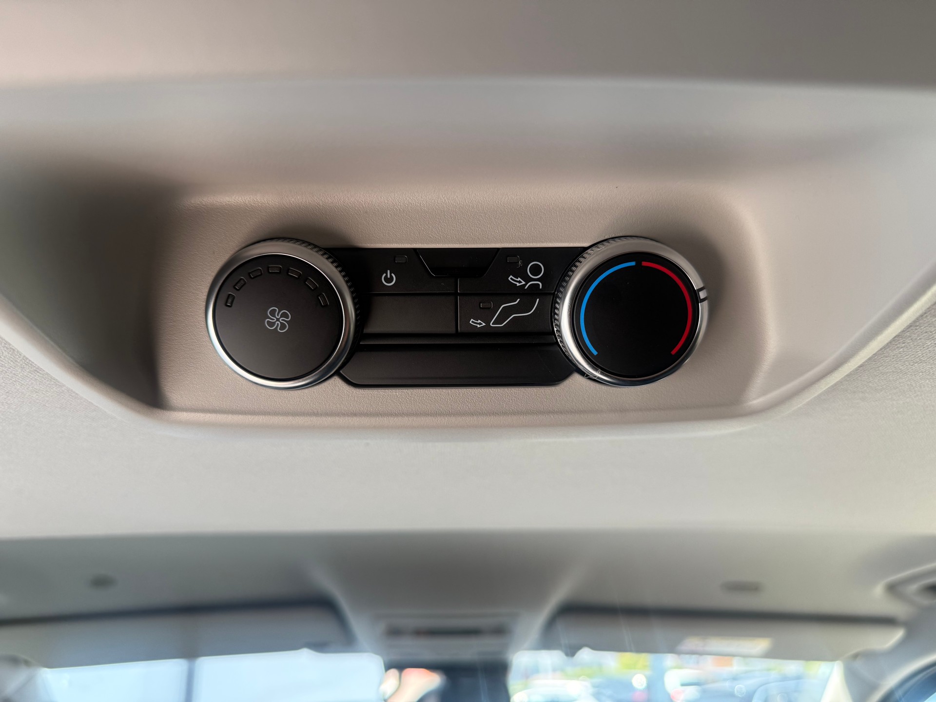 FORD Transit C Kombi 320 L1 2.0 EcoBlue 170 Trend-image-11