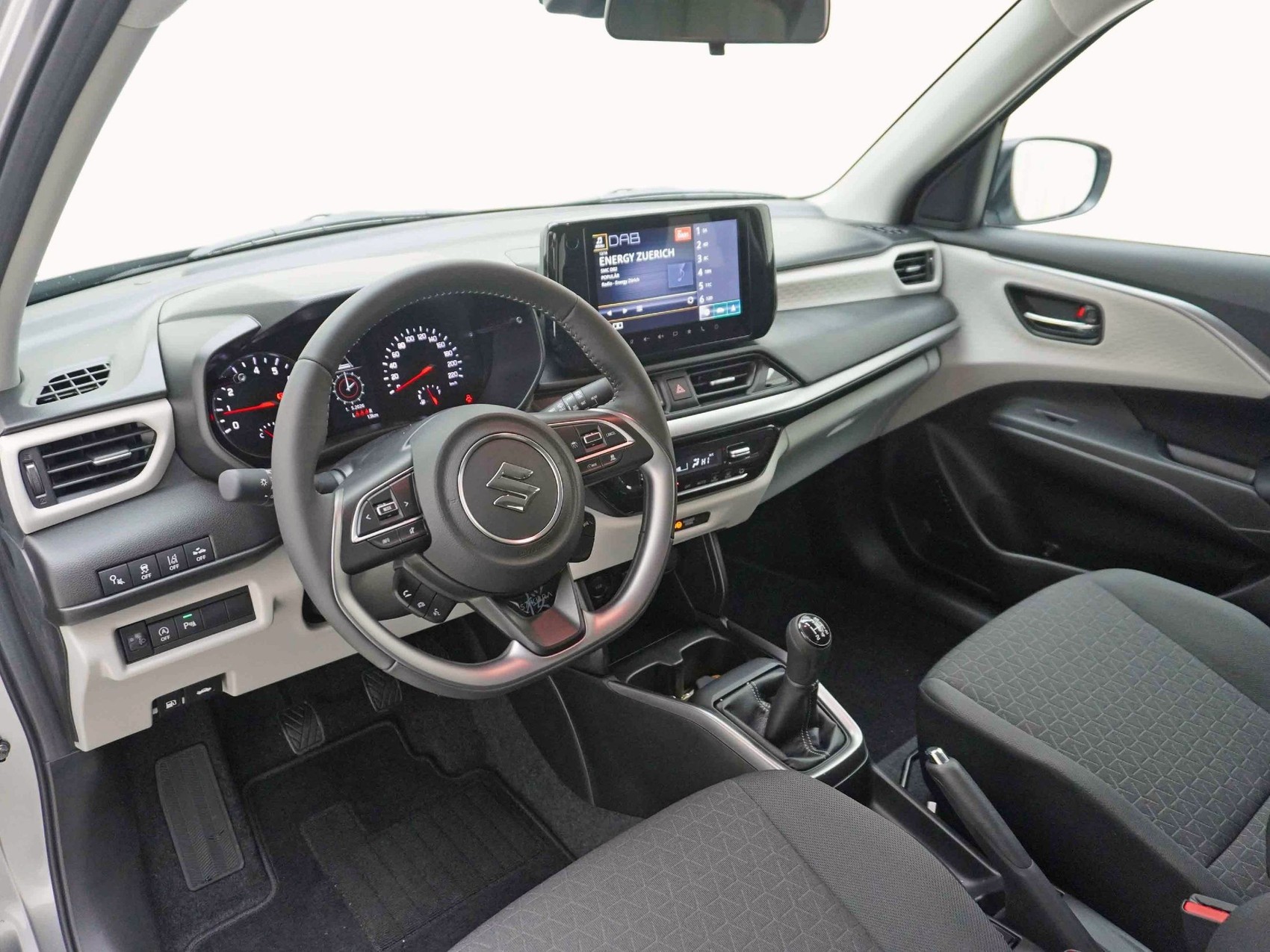 SUZUKI Swift 1.2 Sakura Top Hybrid 4x4-image-7