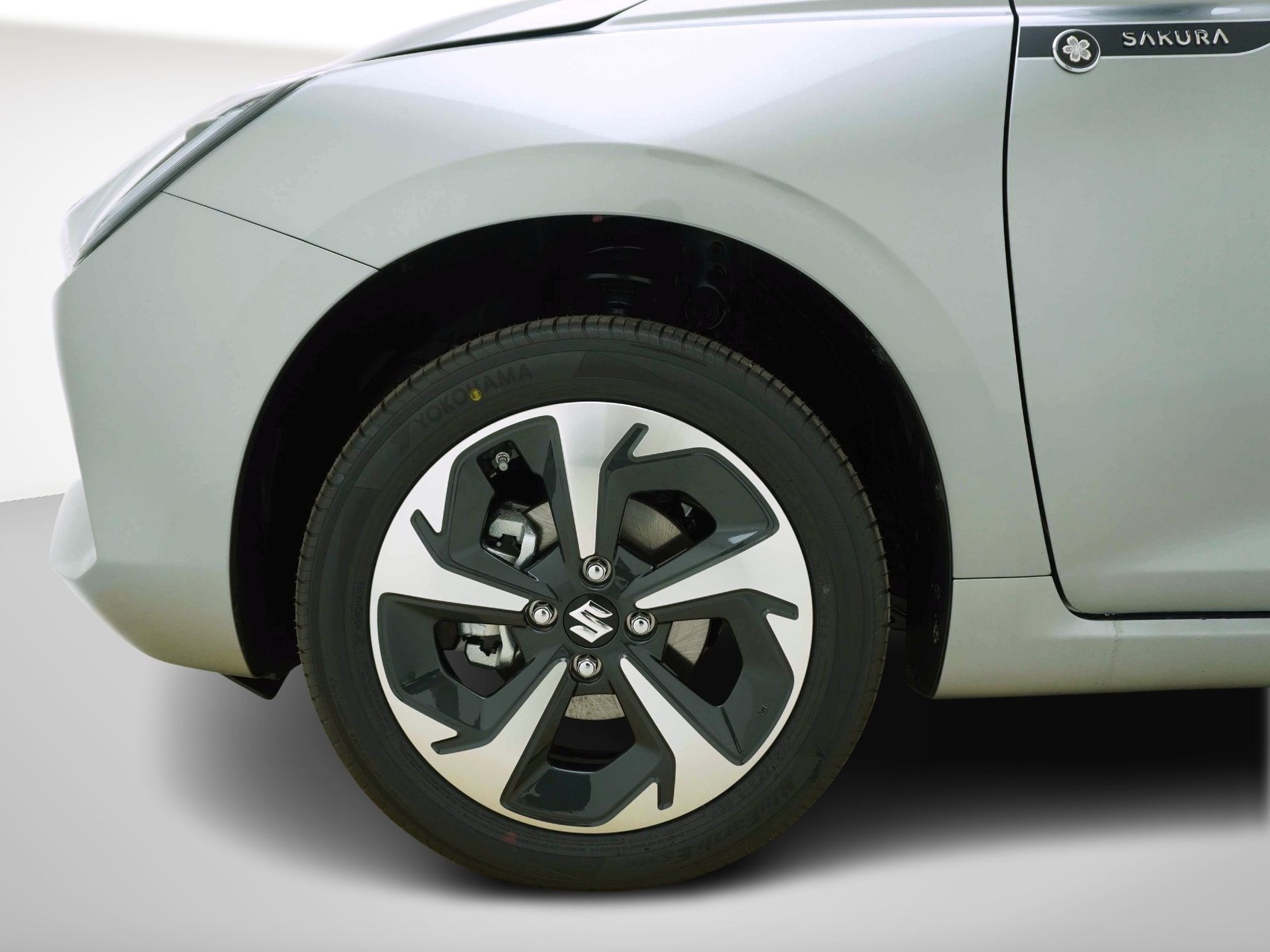 SUZUKI Swift 1.2 Sakura Top Hybrid 4x4-image-5