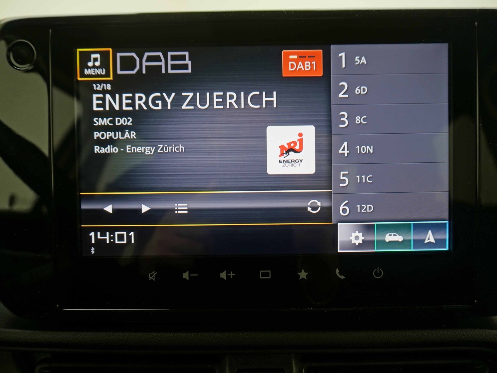SUZUKI Swift 1.2 Sakura Top Hybrid 4x4-image-11