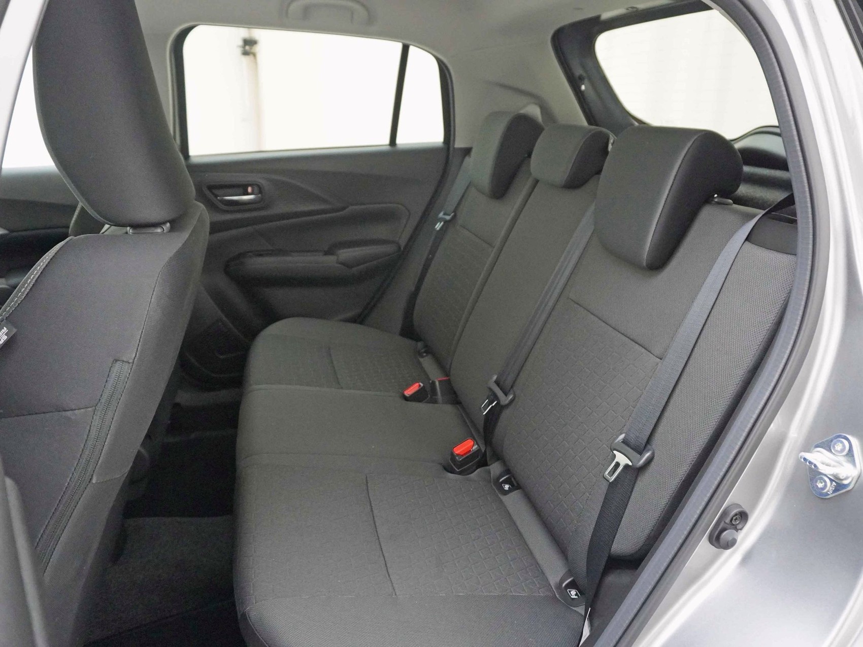 SUZUKI Swift 1.2 Sakura Top Hybrid 4x4-image-17