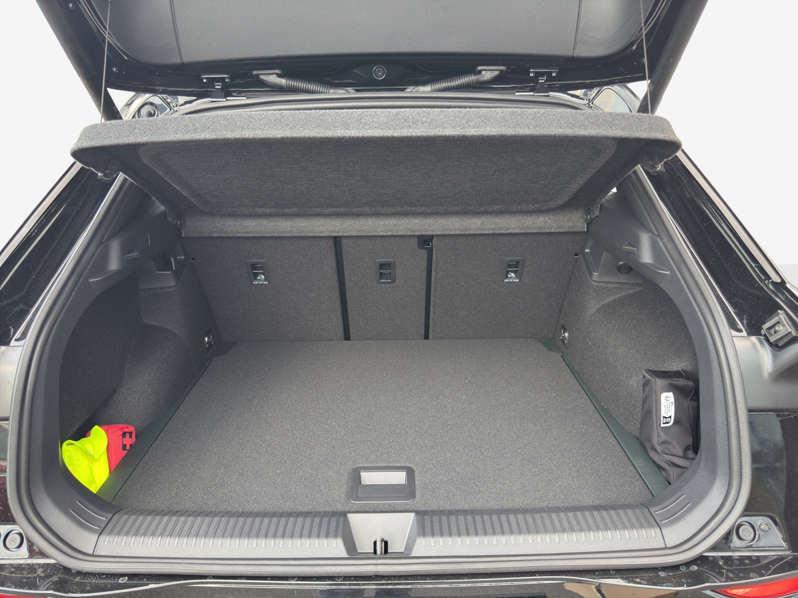 VW T-Roc 1.5 eTSI mHEV R-Line DSG-image-12