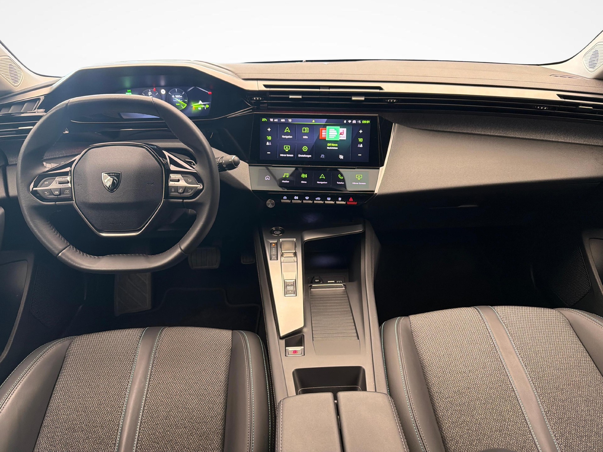 PEUGEOT 308 SW 1.2 PureTech Allure Pack-image-8