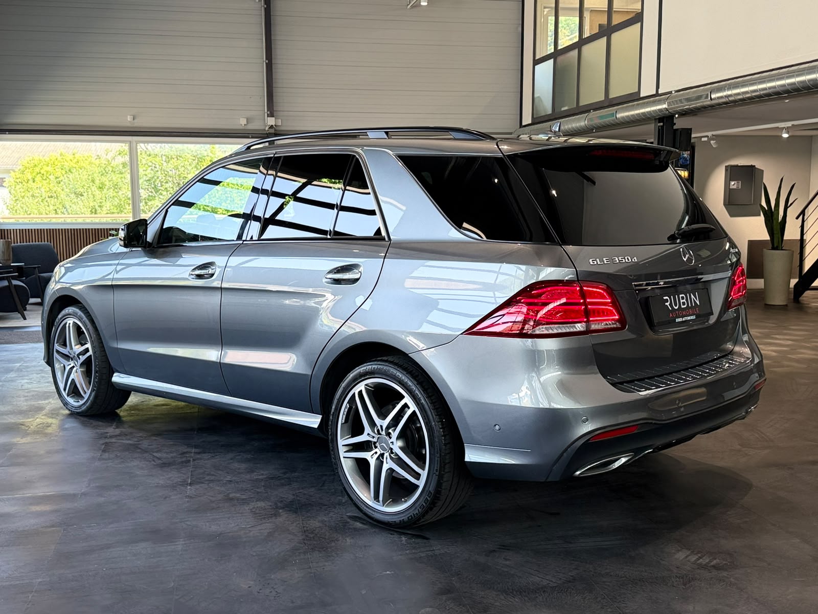 MERCEDES-BENZ GLE 350 d AMG Line 4Matic 9G-Tronic-image-2