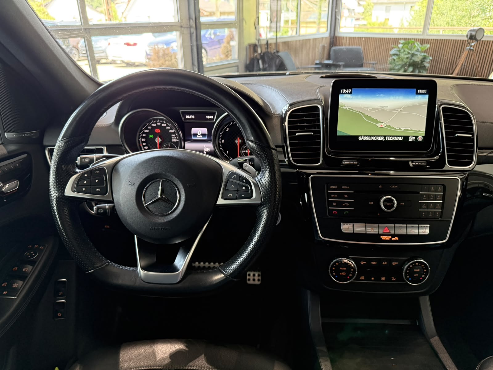 MERCEDES-BENZ GLE 350 d AMG Line 4Matic 9G-Tronic-image-15