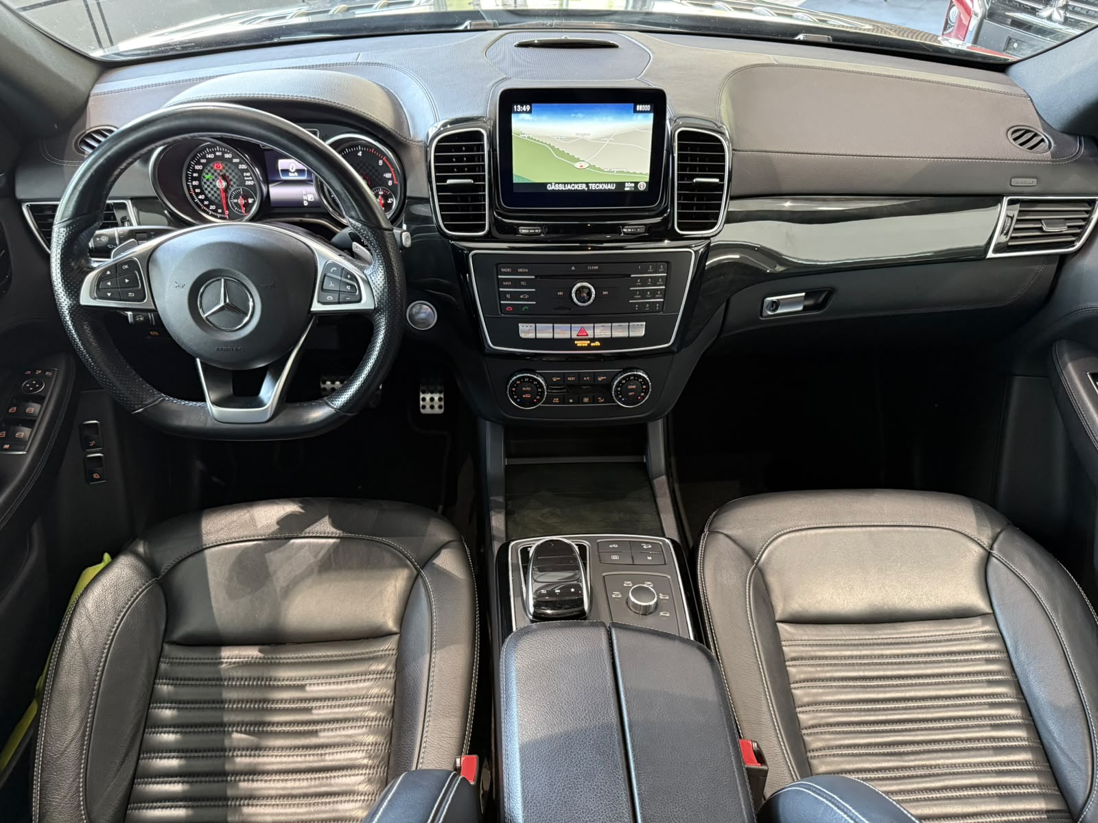 MERCEDES-BENZ GLE 350 d AMG Line 4Matic 9G-Tronic-image-14