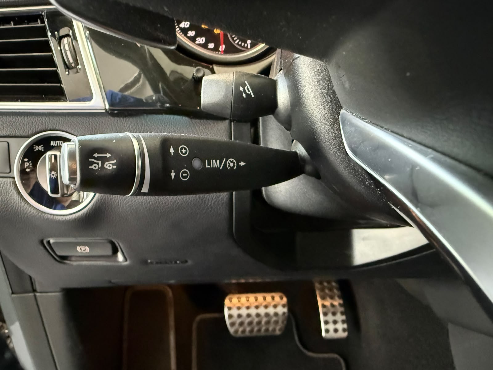 MERCEDES-BENZ GLE 350 d AMG Line 4Matic 9G-Tronic-image-17