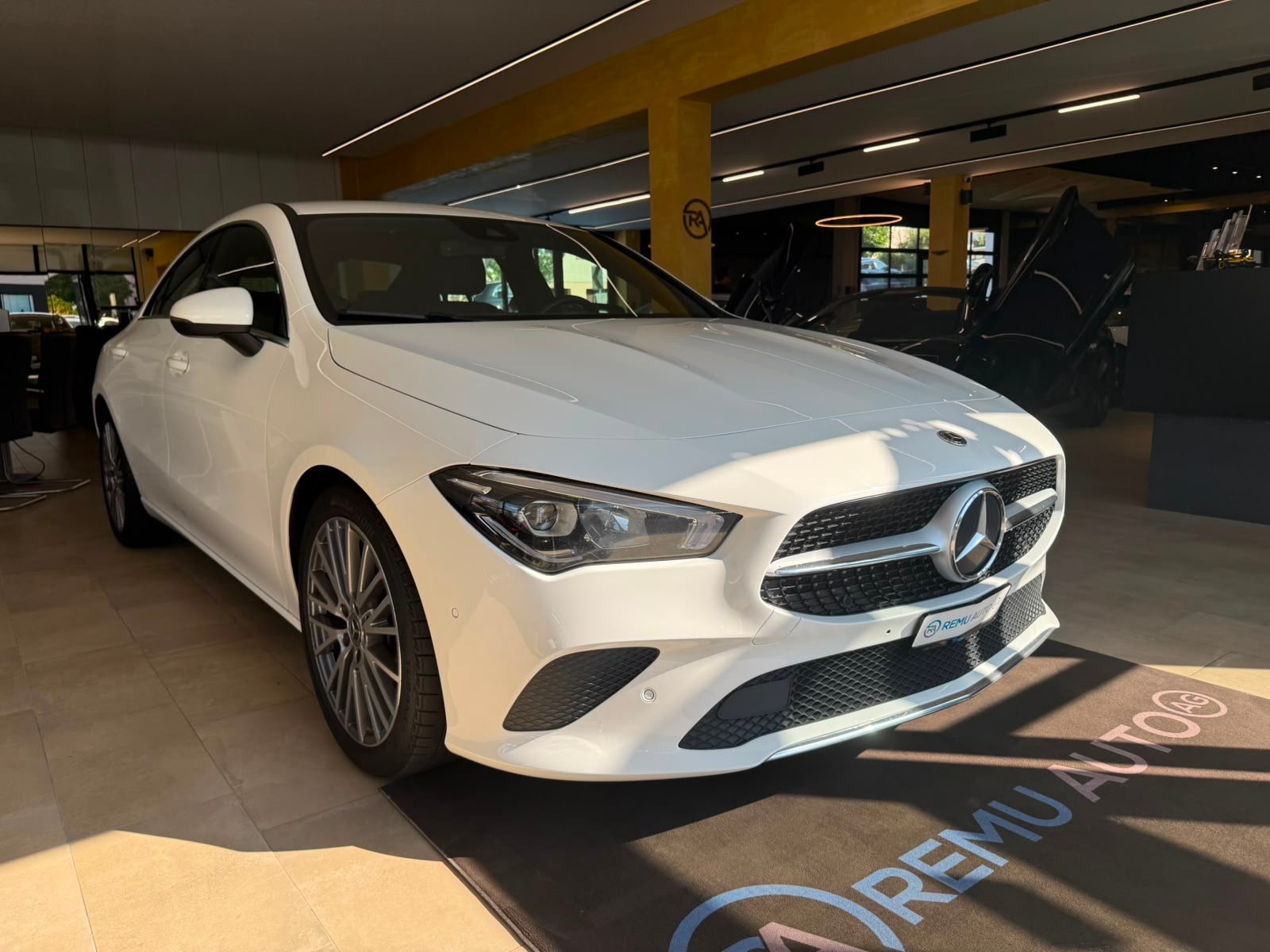 MERCEDES-BENZ CLA 200 d Progressive 8G-DCT-image-0