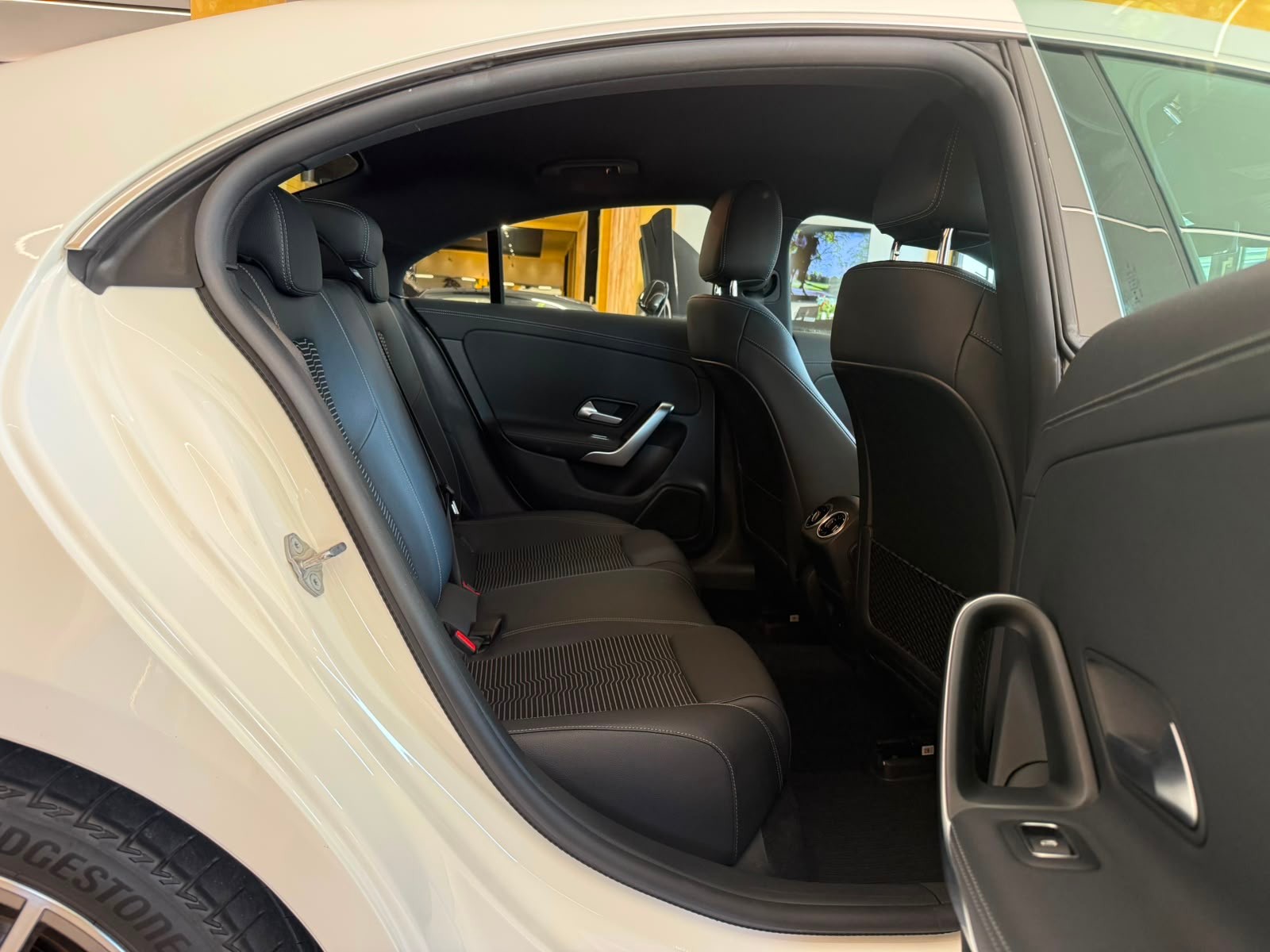 MERCEDES-BENZ CLA 200 d Progressive 8G-DCT-image-16