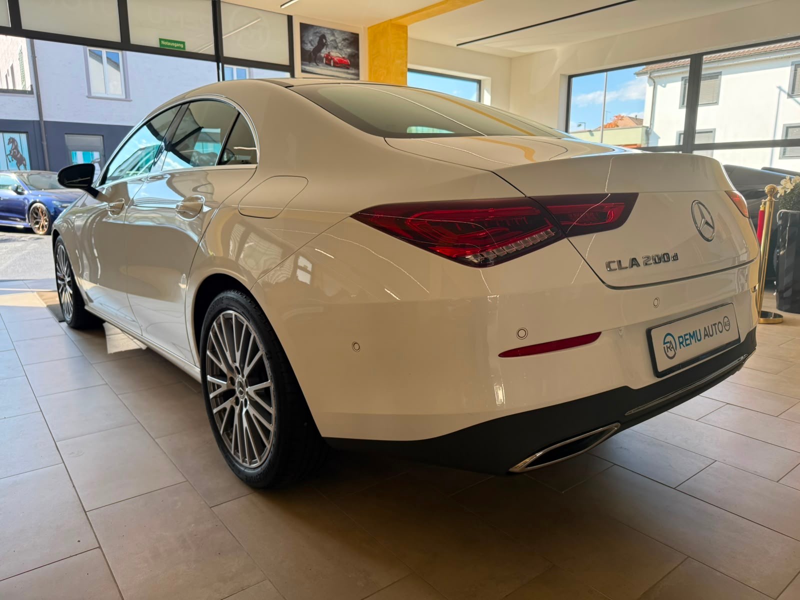 MERCEDES-BENZ CLA 200 d Progressive 8G-DCT-image-5