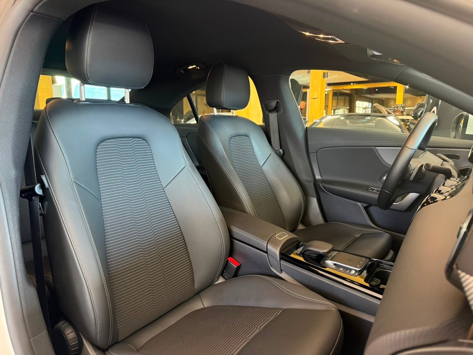MERCEDES-BENZ CLA 200 d Progressive 8G-DCT-image-13