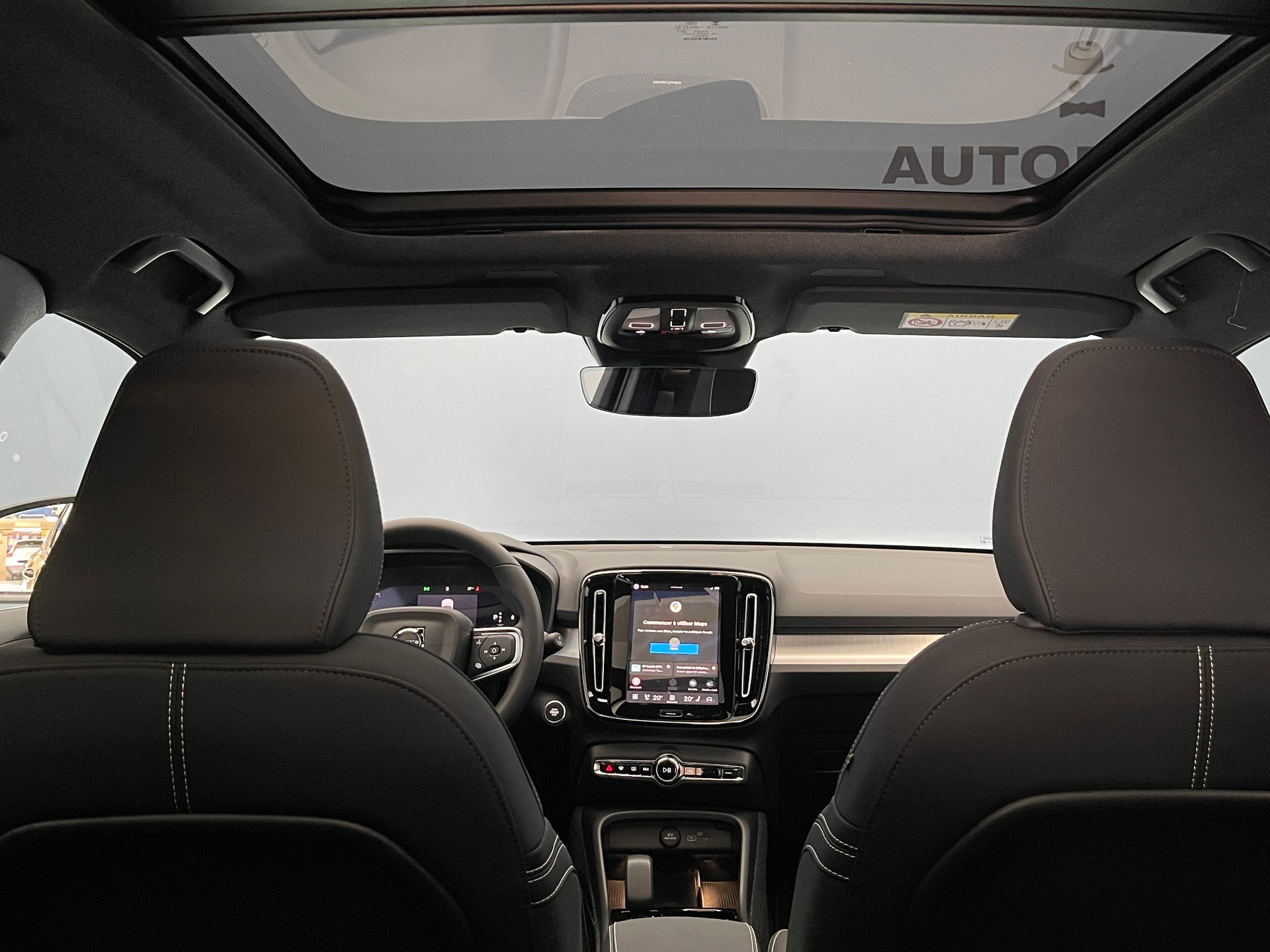 VOLVO XC40 2.0 B3 MH Plus Dark-image-13