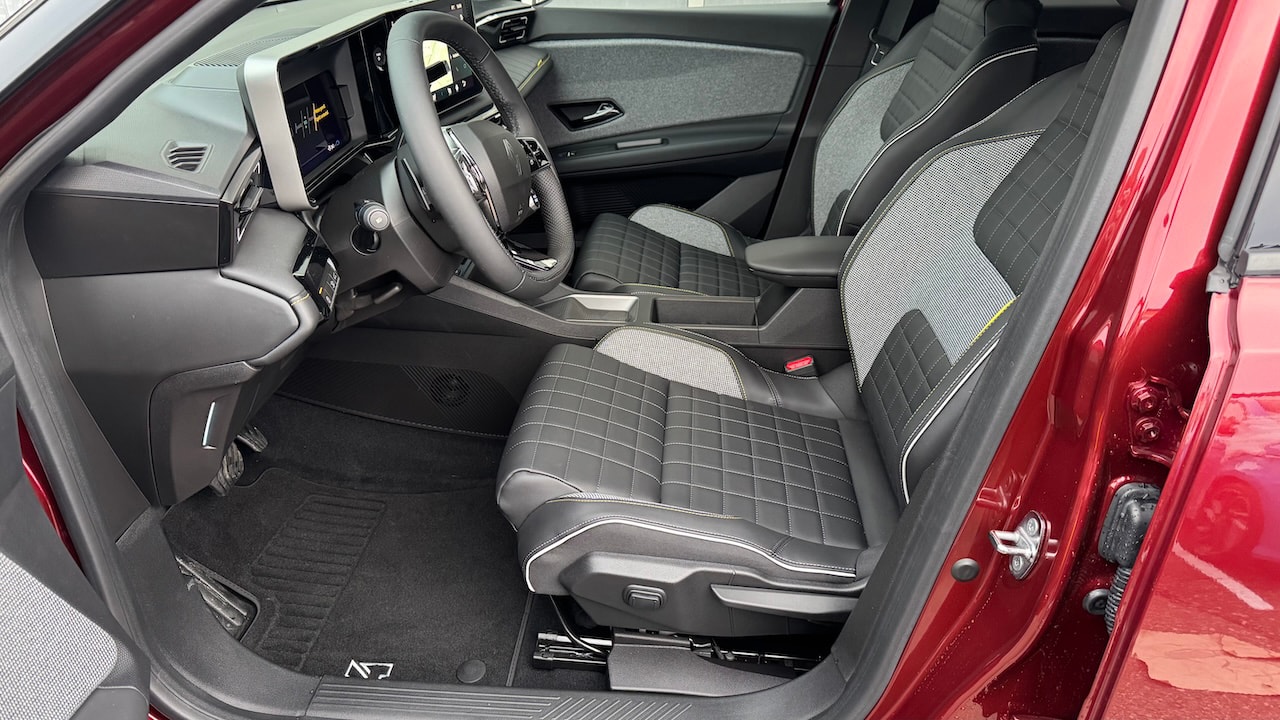 RENAULT R4 E-Tech Comfort Range 52 kWh Iconic * Vollausstattung * Toutes Options *-image-8