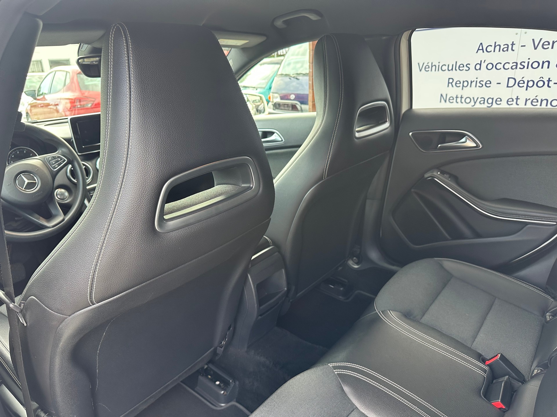 MERCEDES-BENZ A 180 Style 7G-DCT-image-15