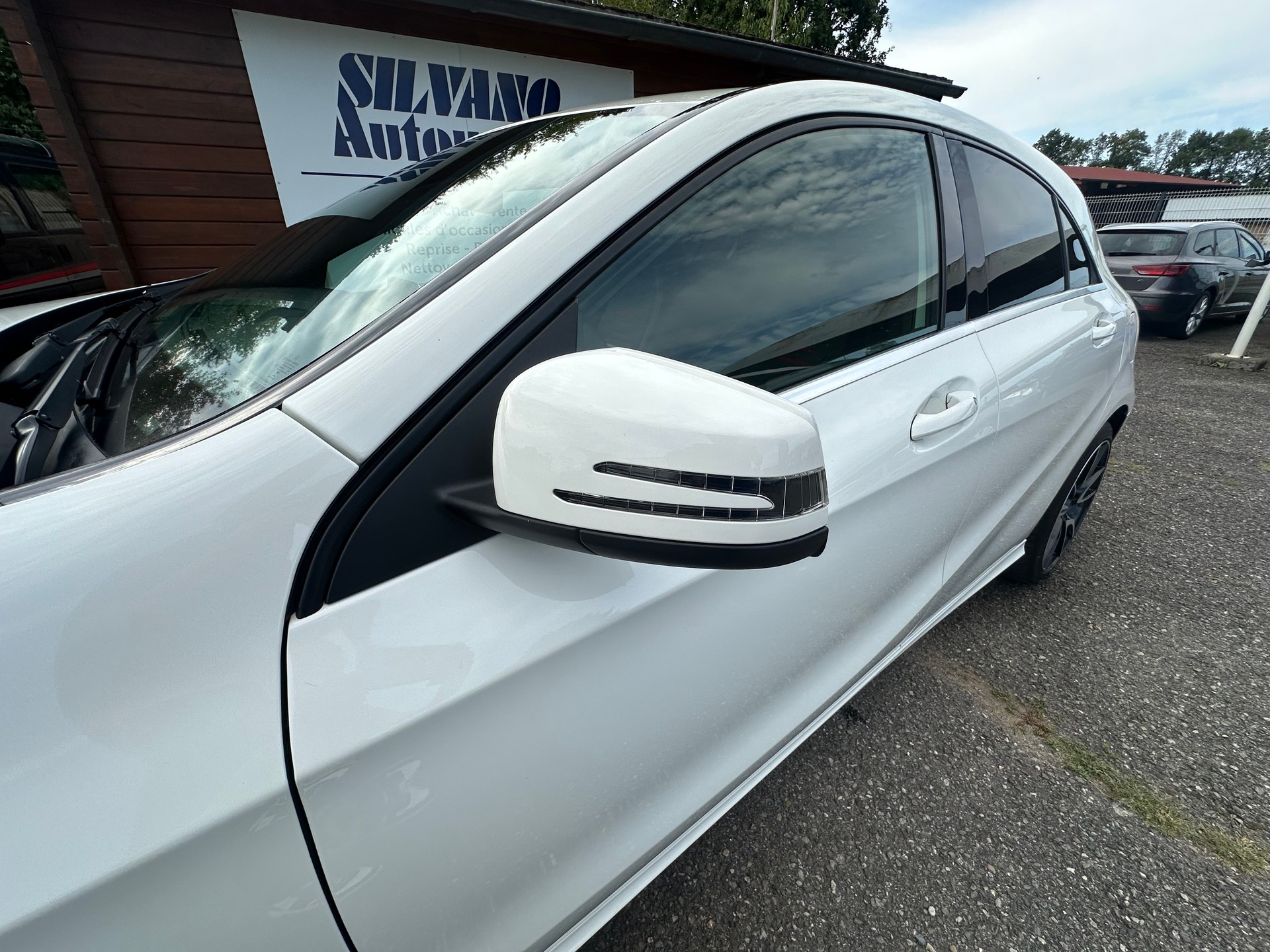 MERCEDES-BENZ A 180 Style 7G-DCT-image-31