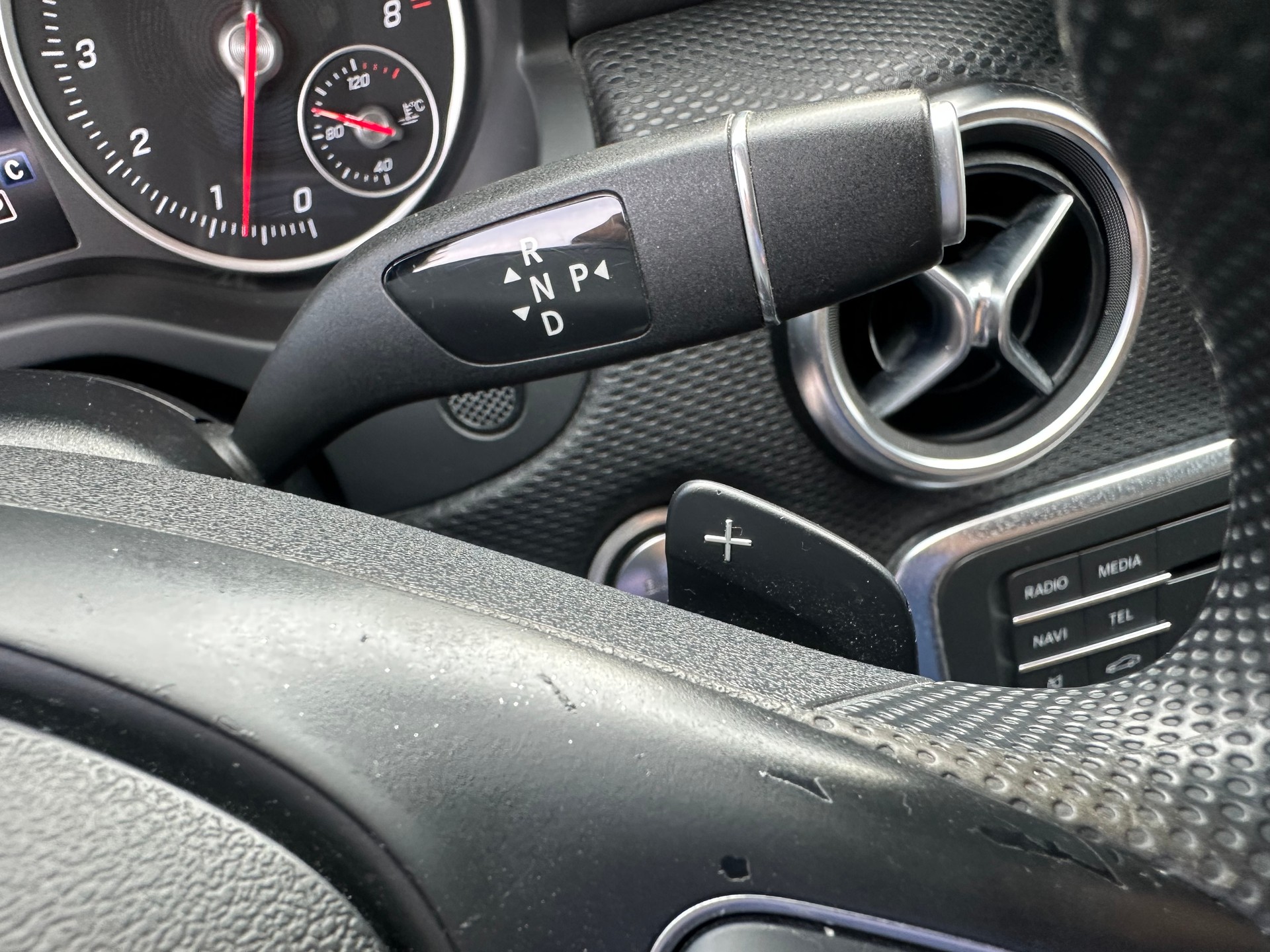 MERCEDES-BENZ A 180 Style 7G-DCT-image-24