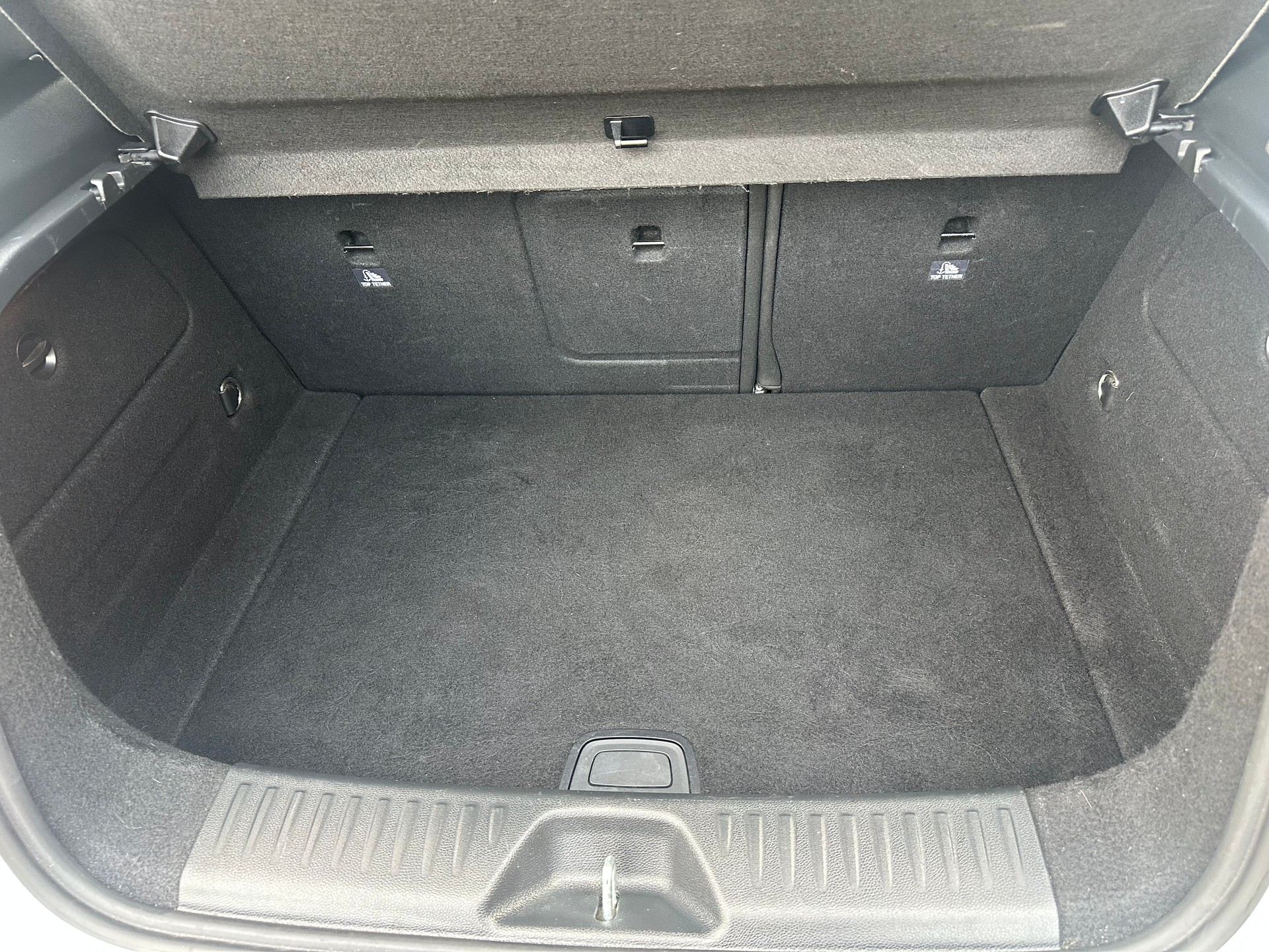 MERCEDES-BENZ A 180 Style 7G-DCT-image-10