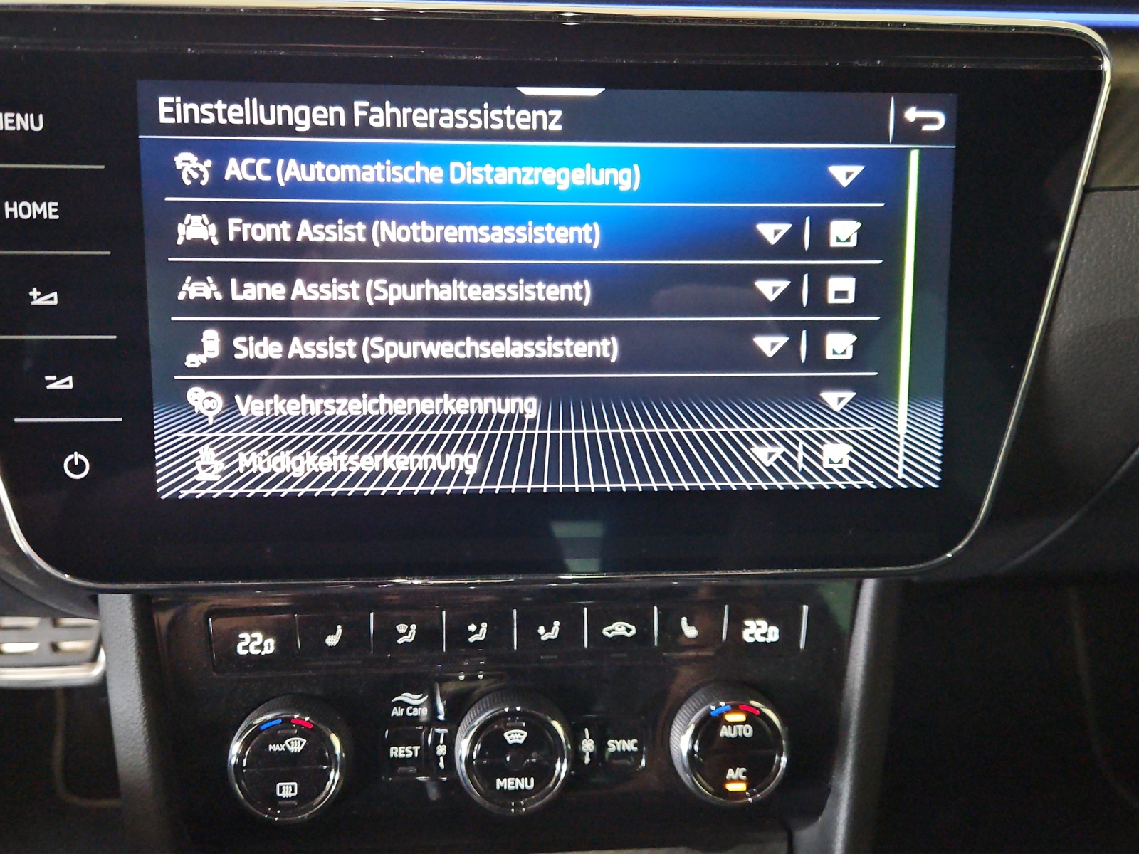 SKODA Superb Combi 2.0 TSI SportLine 4x4 DSG-image-18