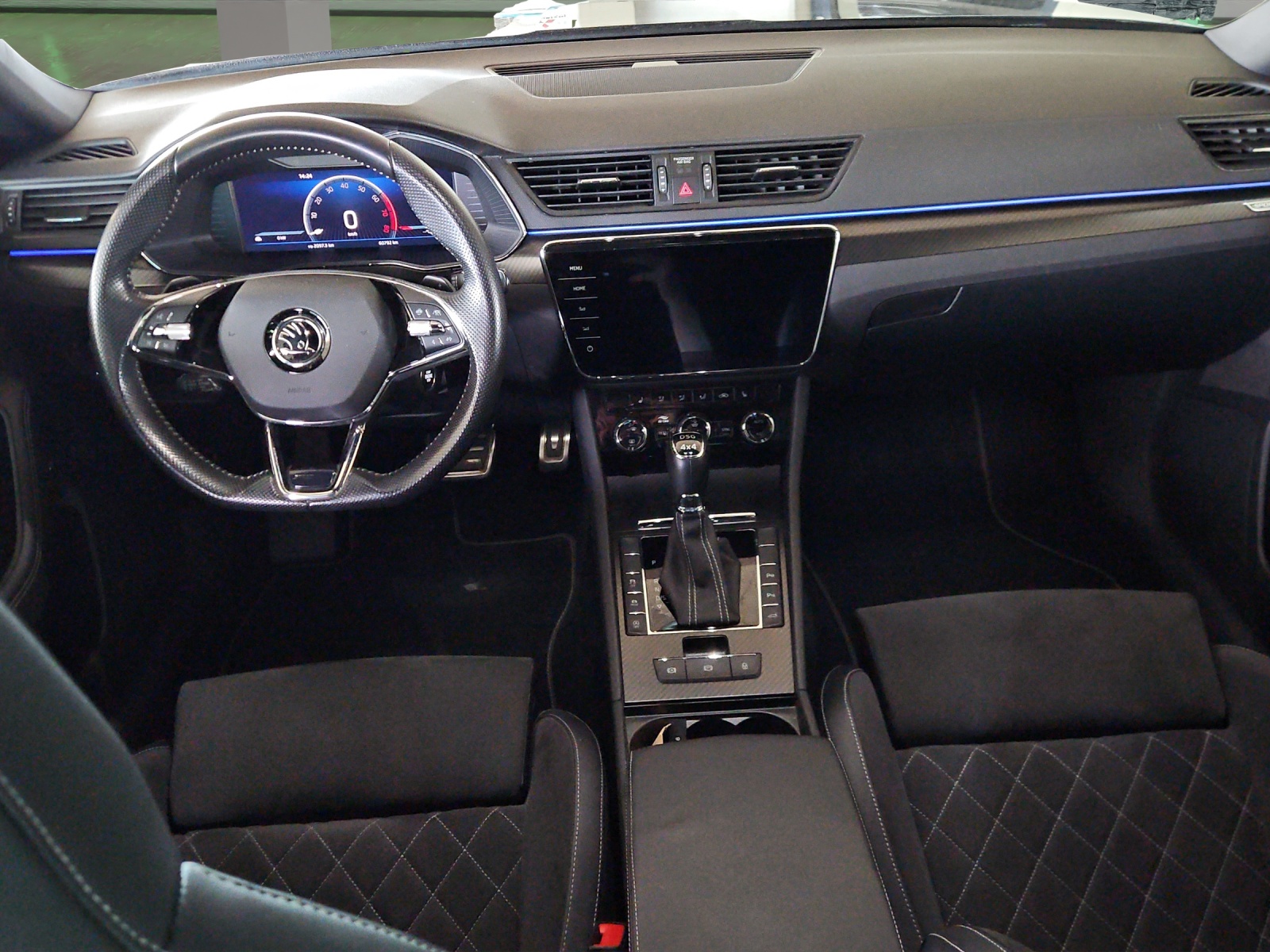 SKODA Superb Combi 2.0 TSI SportLine 4x4 DSG-image-7