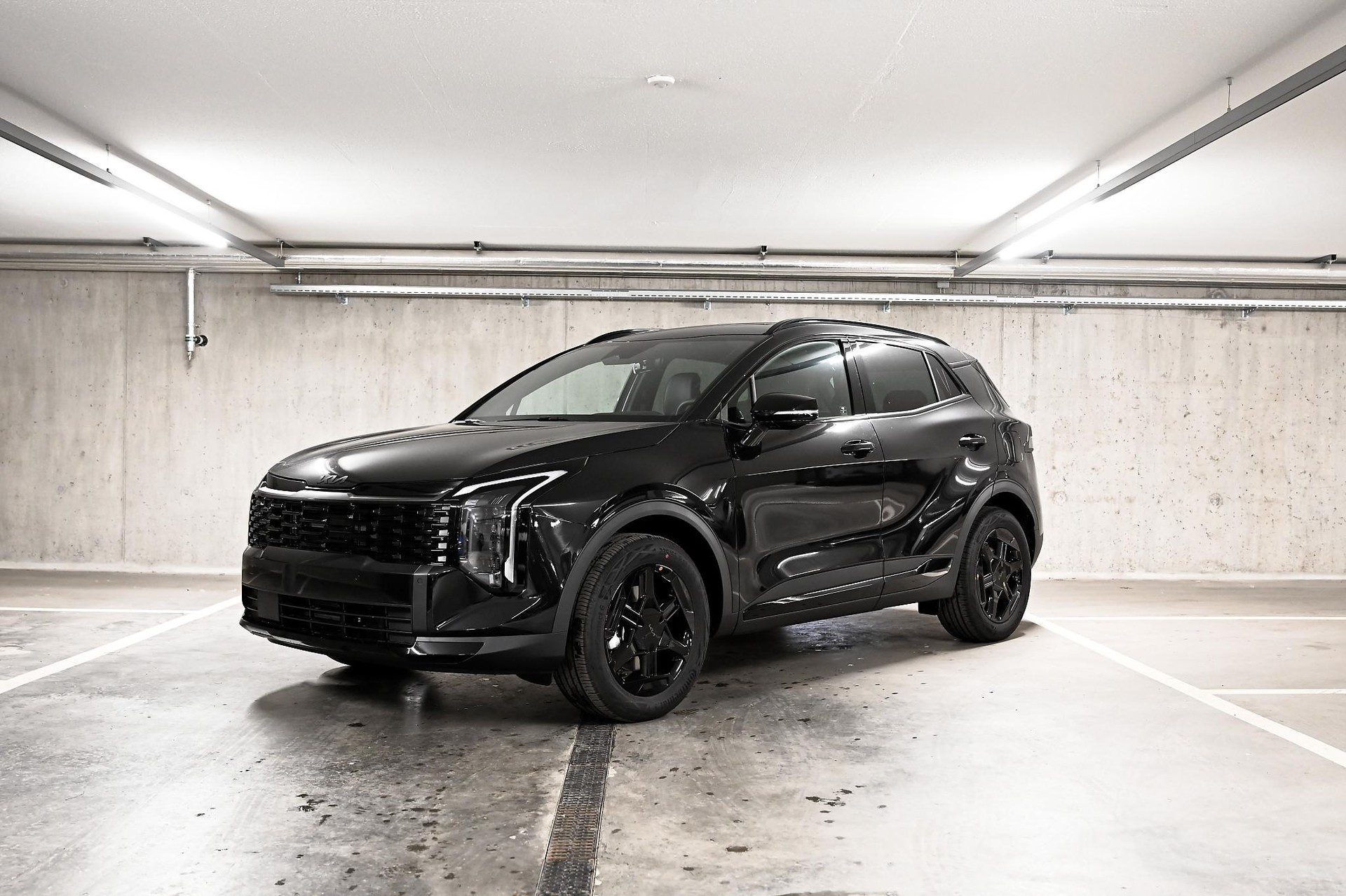 KIA Sportage 1.6 T-GDi Hybrid Black Edition-image-1