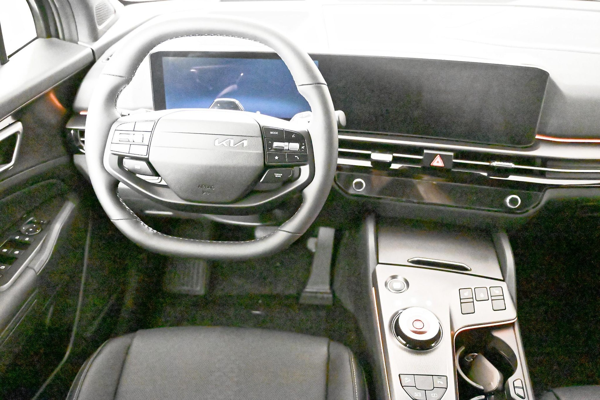 KIA Sportage 1.6 T-GDi Hybrid Black Edition-image-4