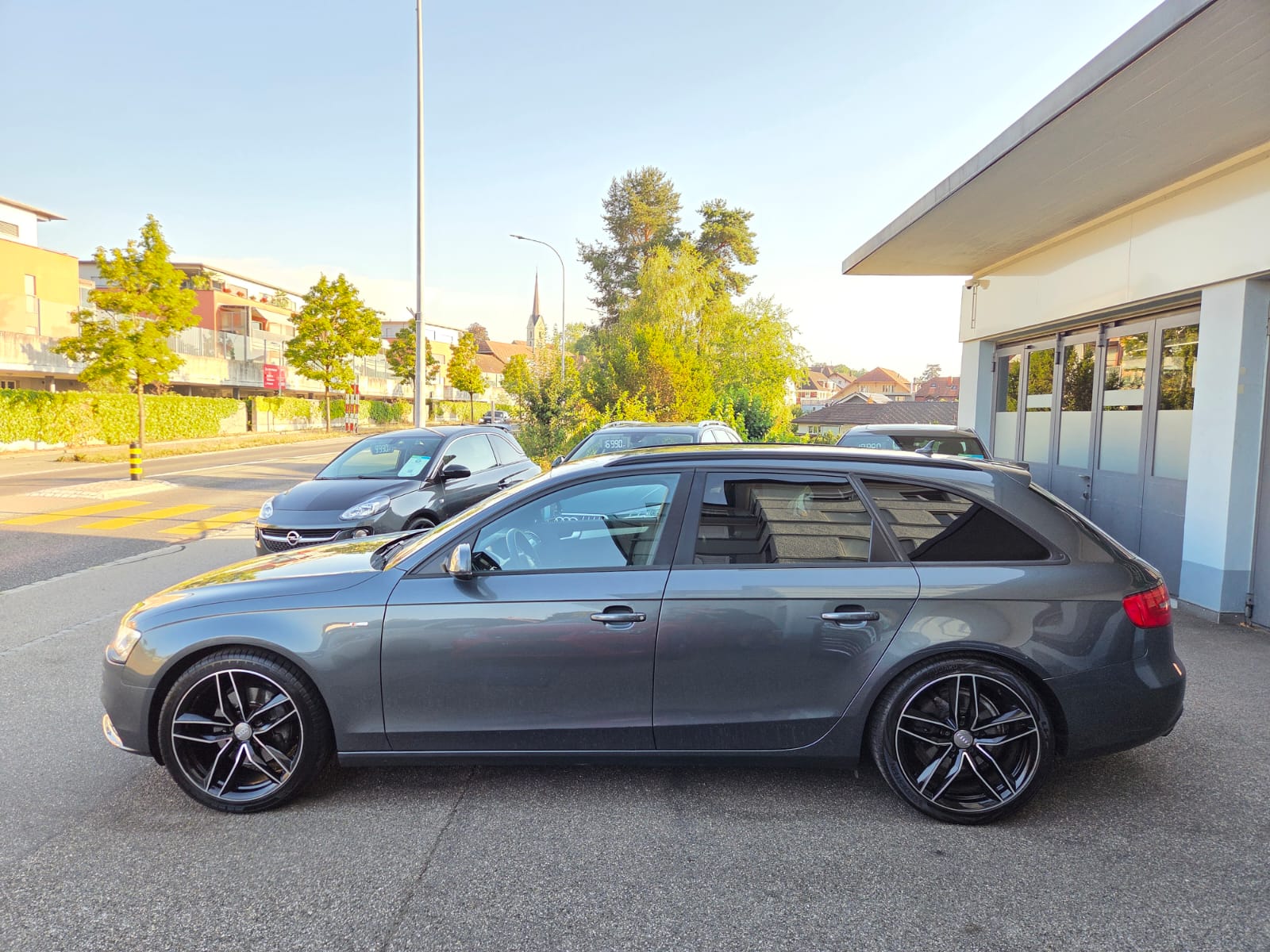 AUDI A4 Avant 2.0 TFSI quattro s-tronic-image-1