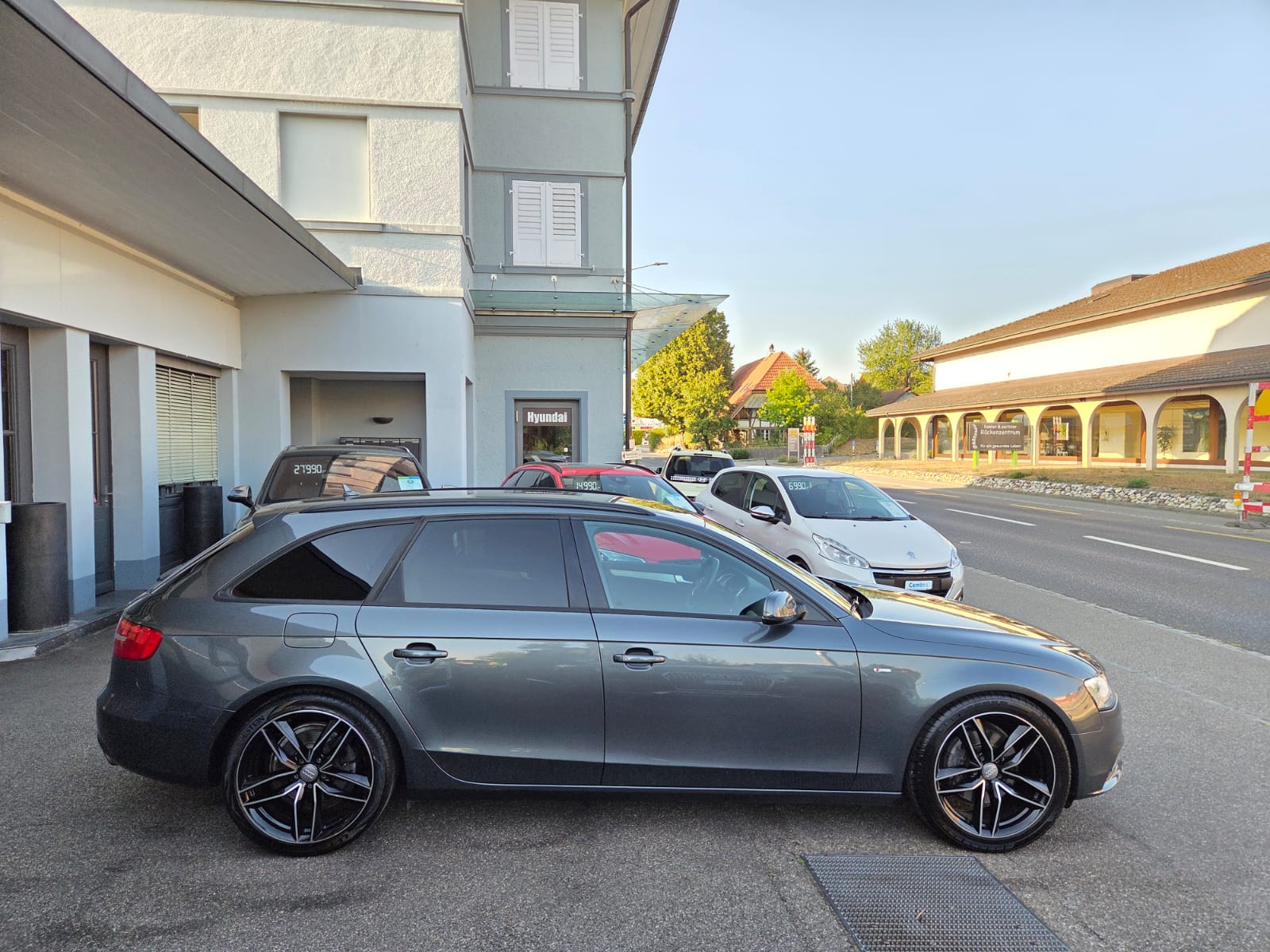 AUDI A4 Avant 2.0 TFSI quattro s-tronic-image-5