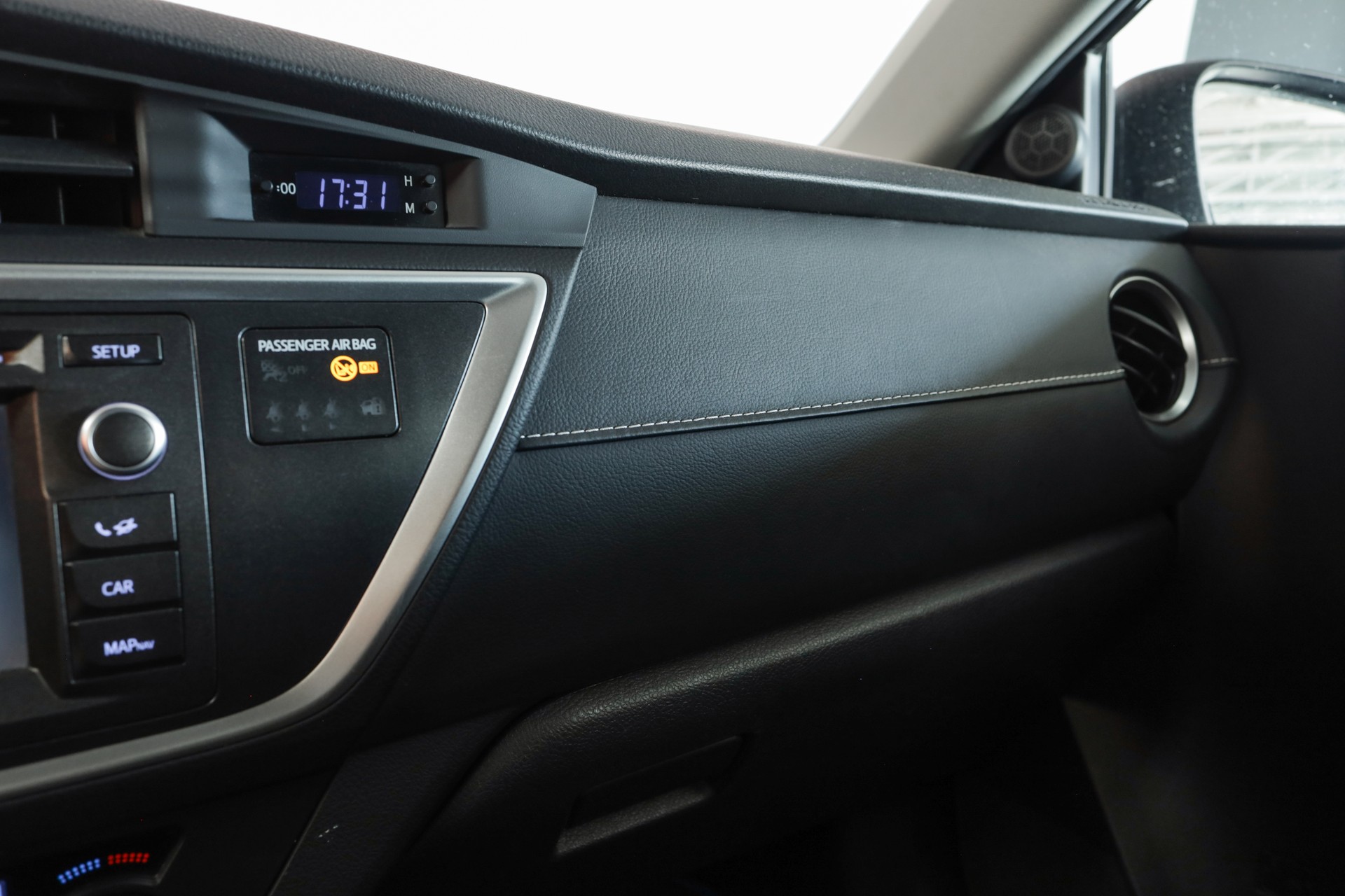 TOYOTA Auris Touring Sports 1.8 16V HSD Linea Sol-image-22