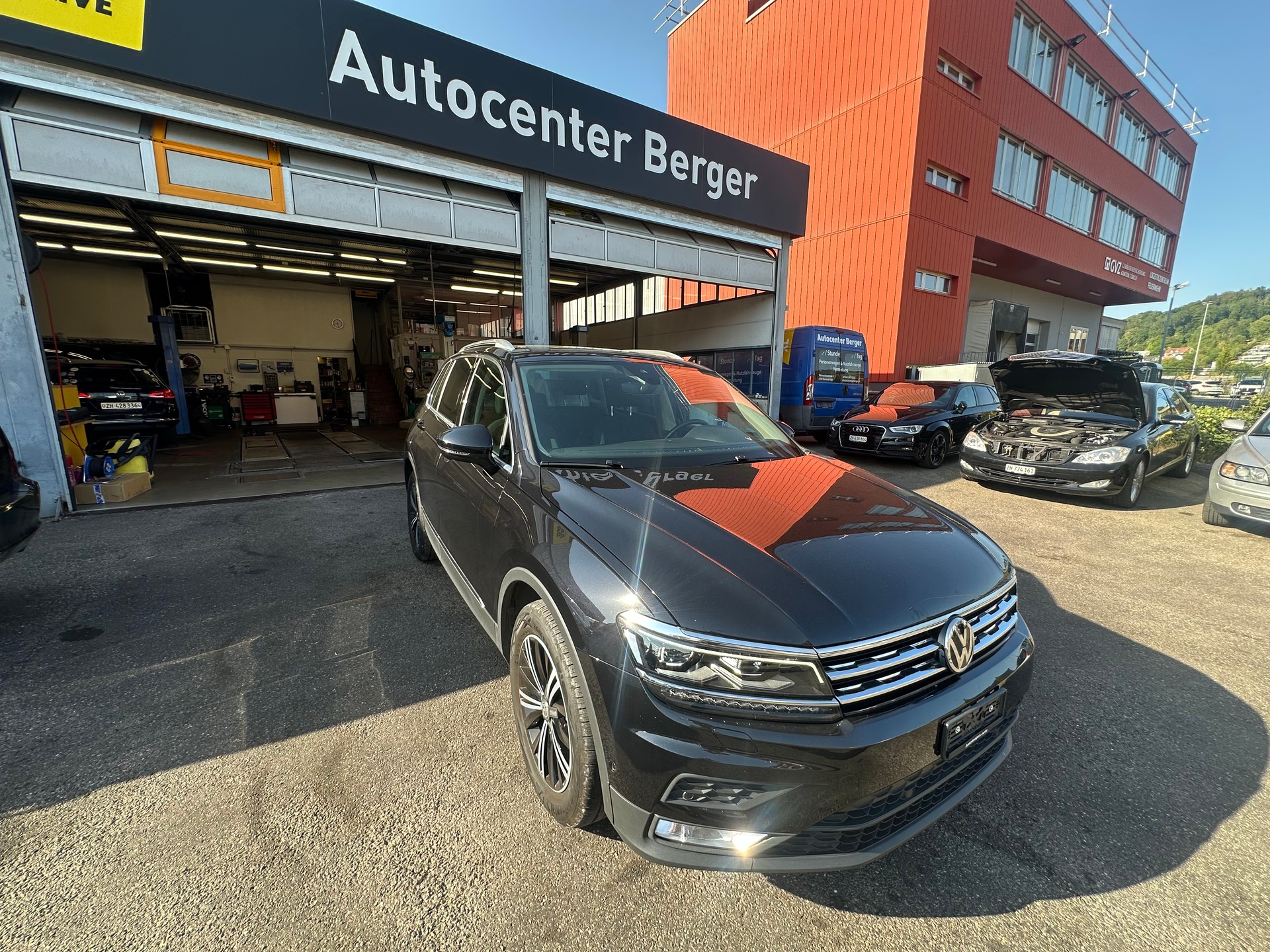 VW Tiguan 2.0 TDI SCR Highline 4Motion DSG-image-1