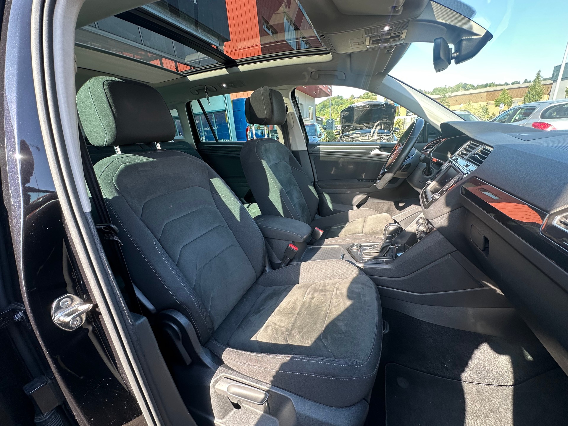 VW Tiguan 2.0 TDI SCR Highline 4Motion DSG-image-10