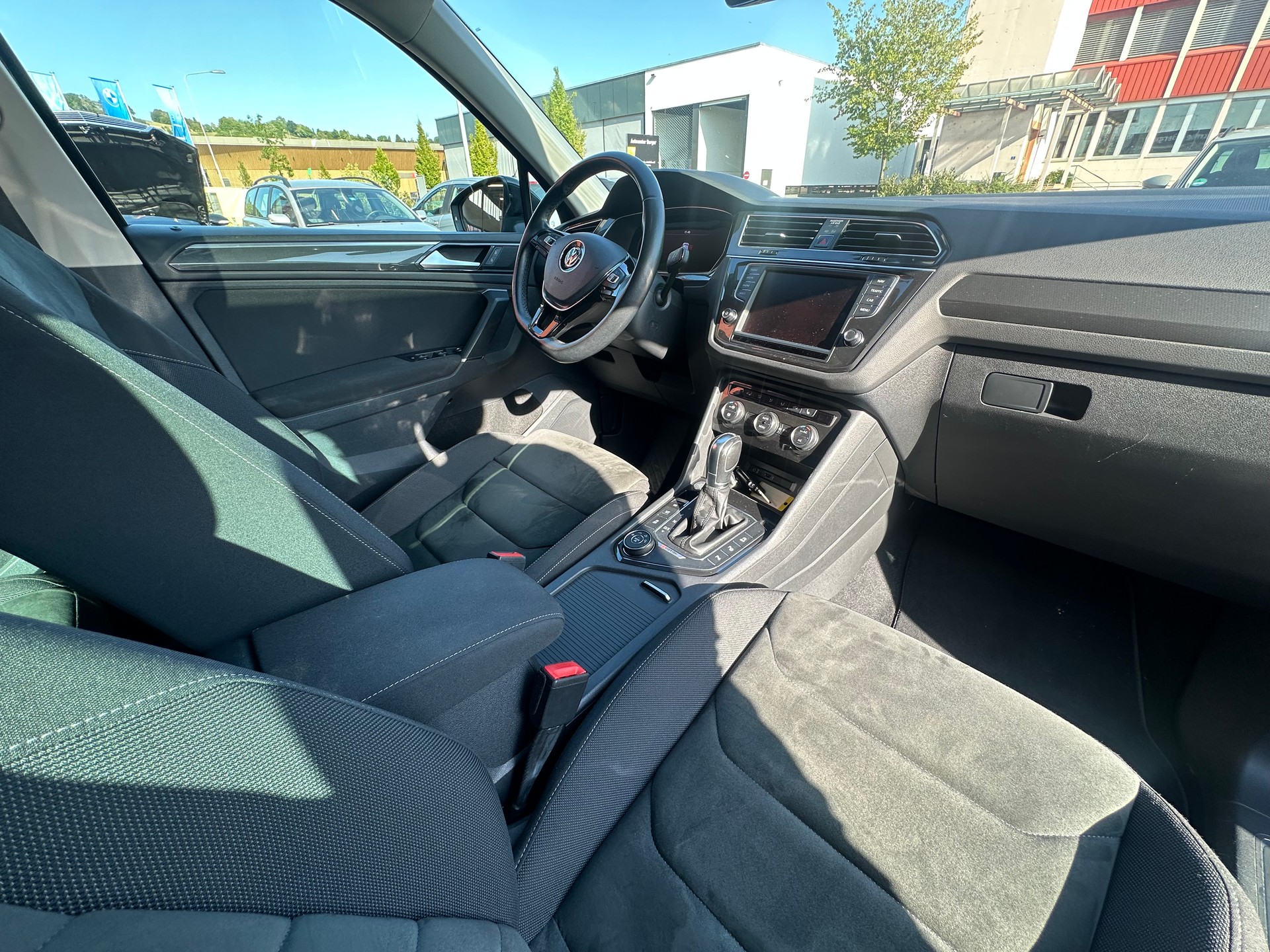 VW Tiguan 2.0 TDI SCR Highline 4Motion DSG-image-9