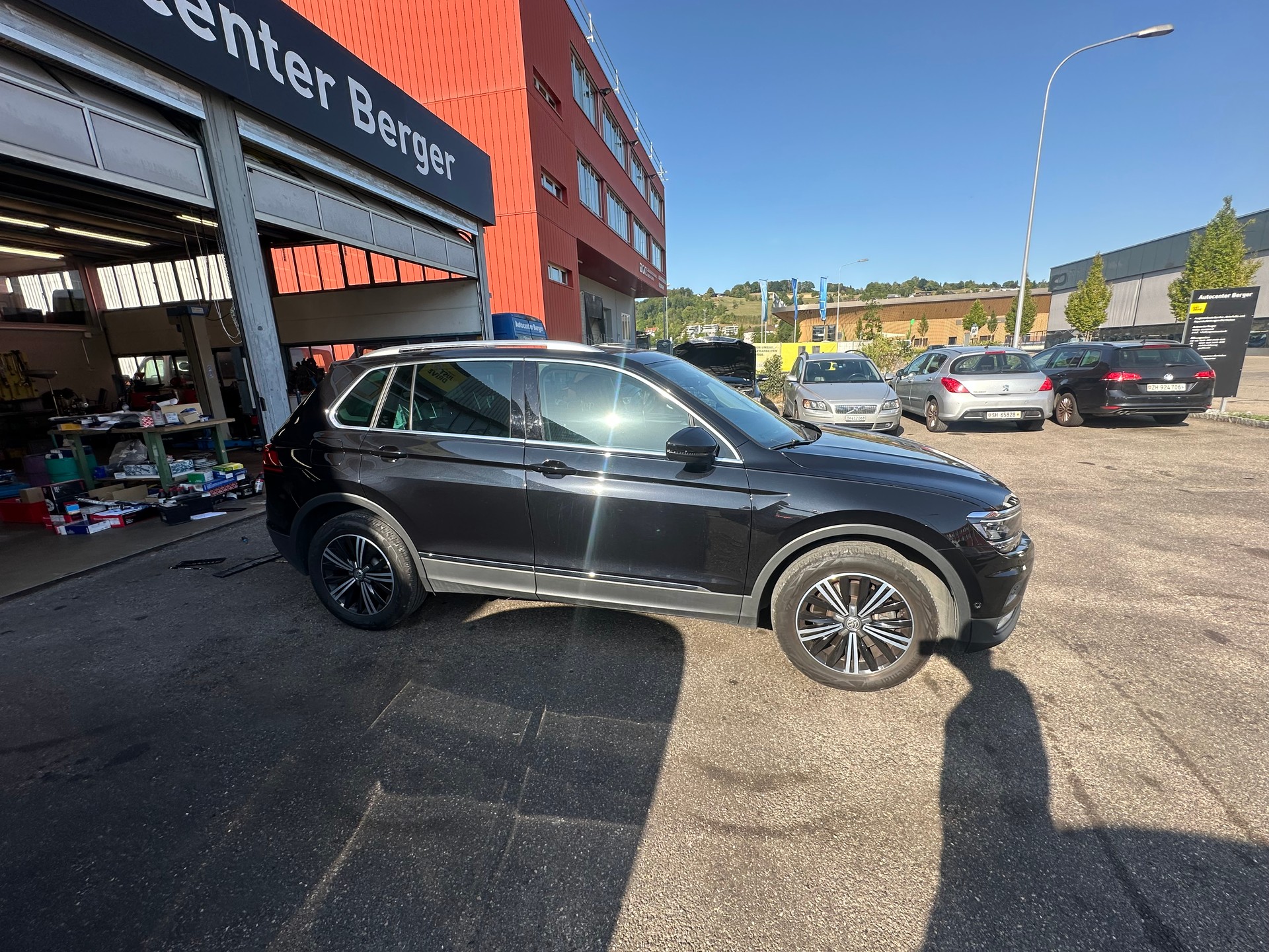 VW Tiguan 2.0 TDI SCR Highline 4Motion DSG-image-2