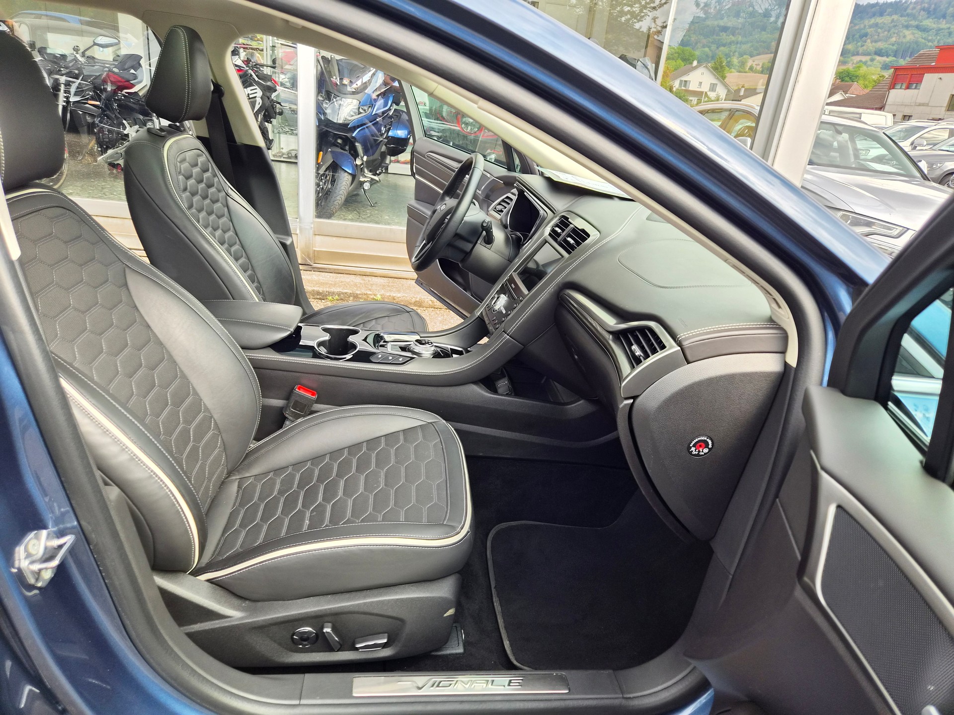 FORD Mondeo 2.0TDCi AWD Vignale Automatik-image-9