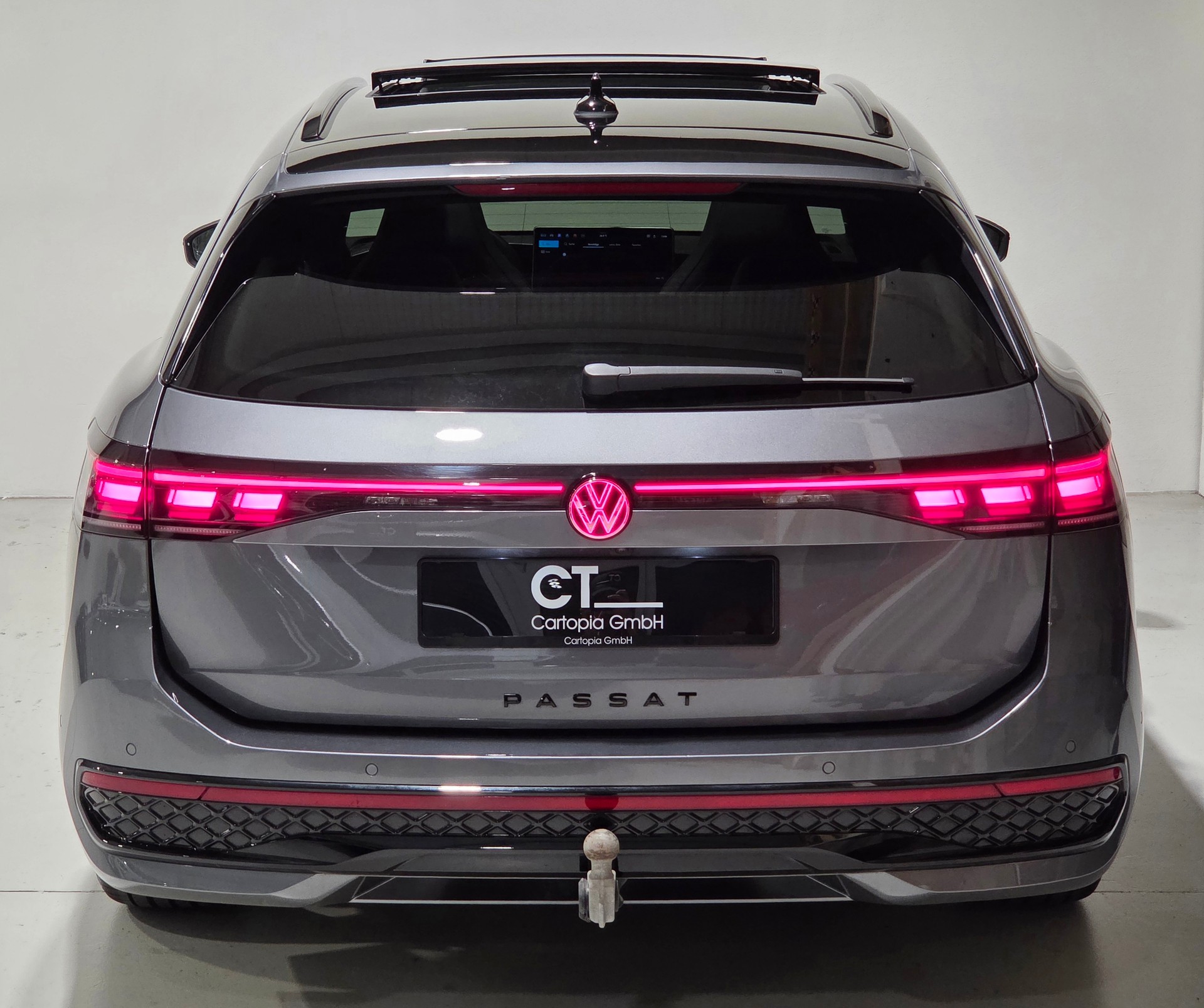 VW Passat Variant 2.0 TSI Signature Black Style evo4 R-Line 4 Motion DSG-image-3