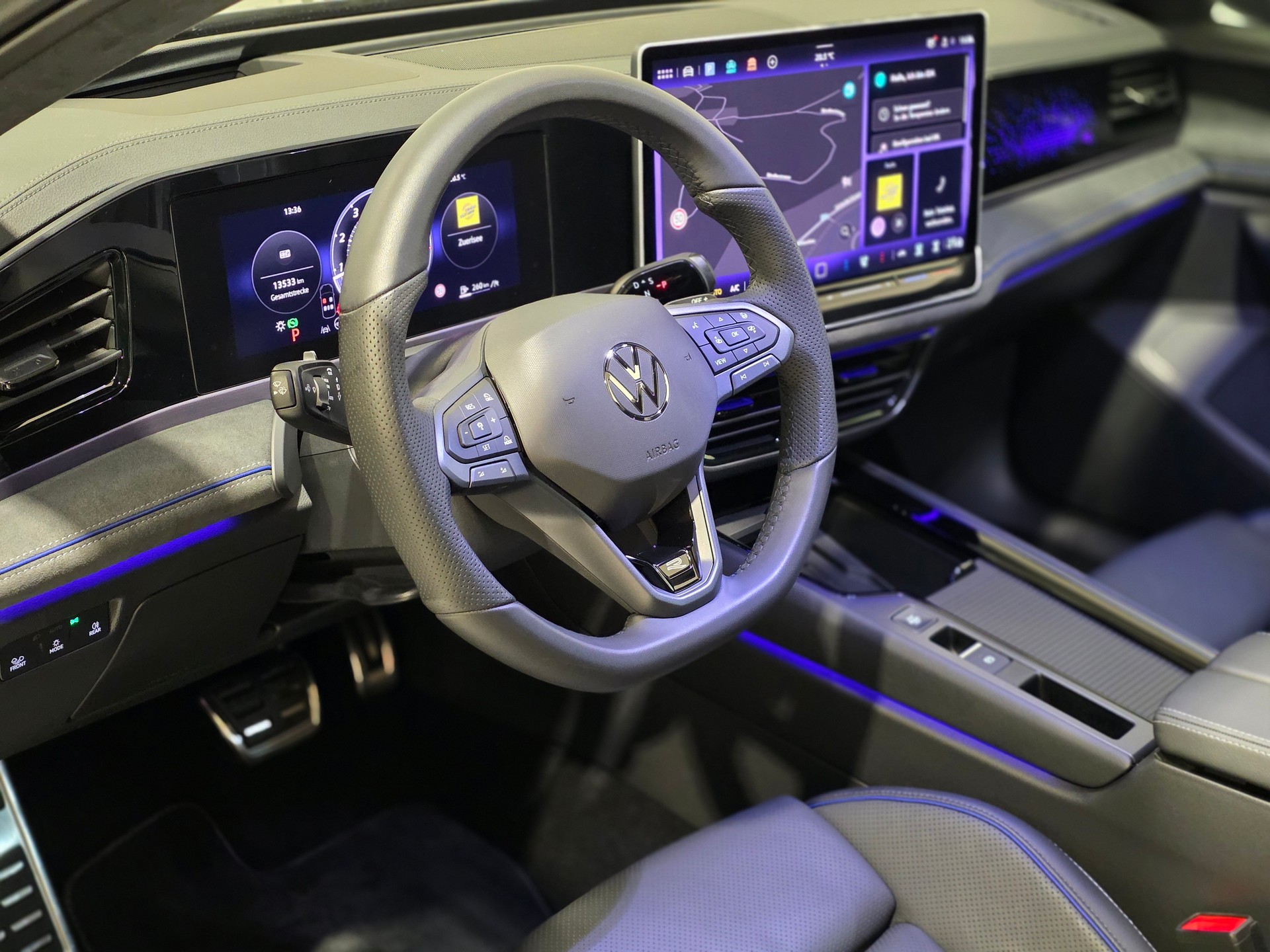 VW Passat Variant 2.0 TSI Signature Black Style evo4 R-Line 4 Motion DSG-image-6