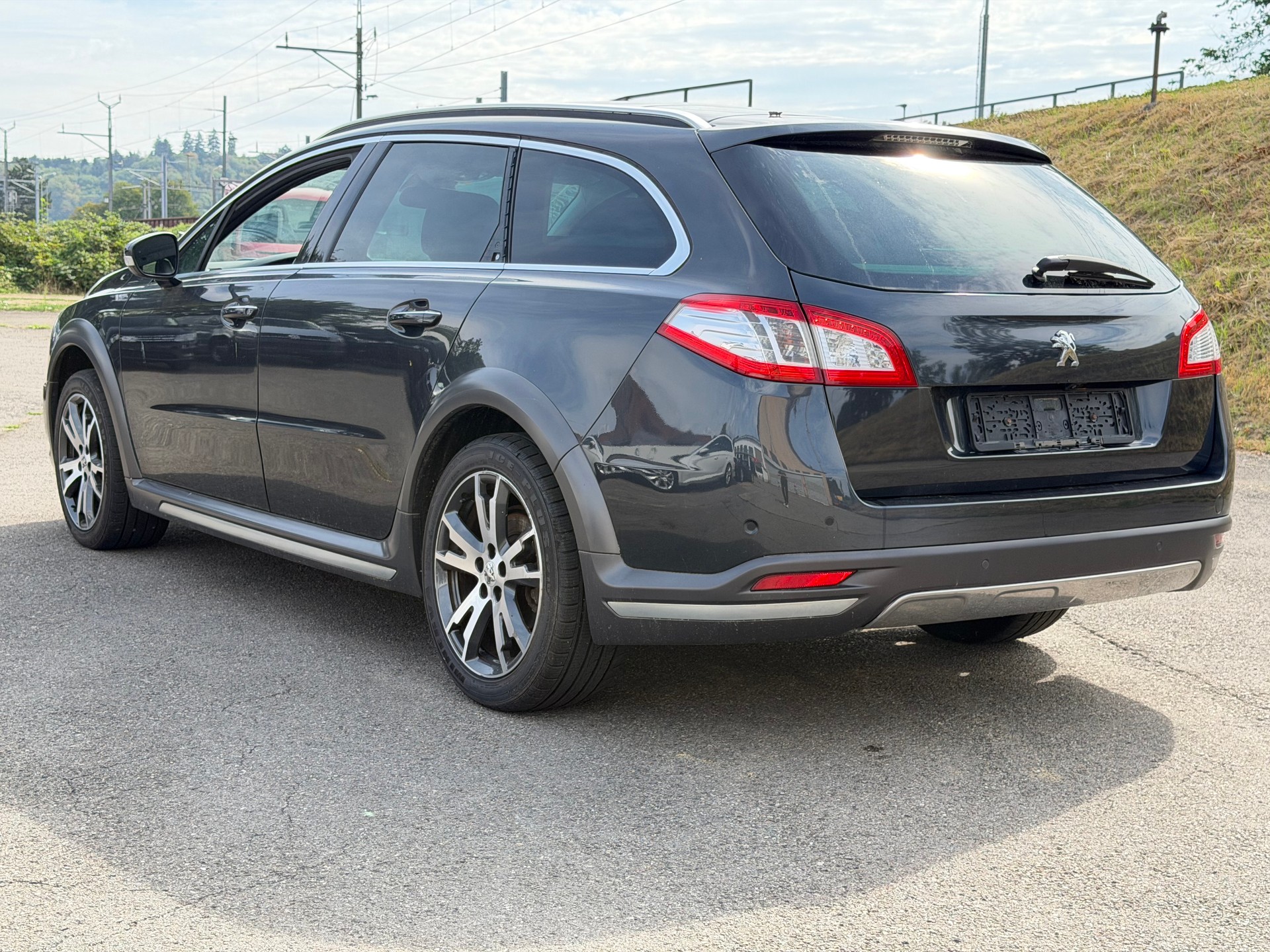 PEUGEOT 508 RXH 2.0 HDI Hybrid4 ETG6-image-4