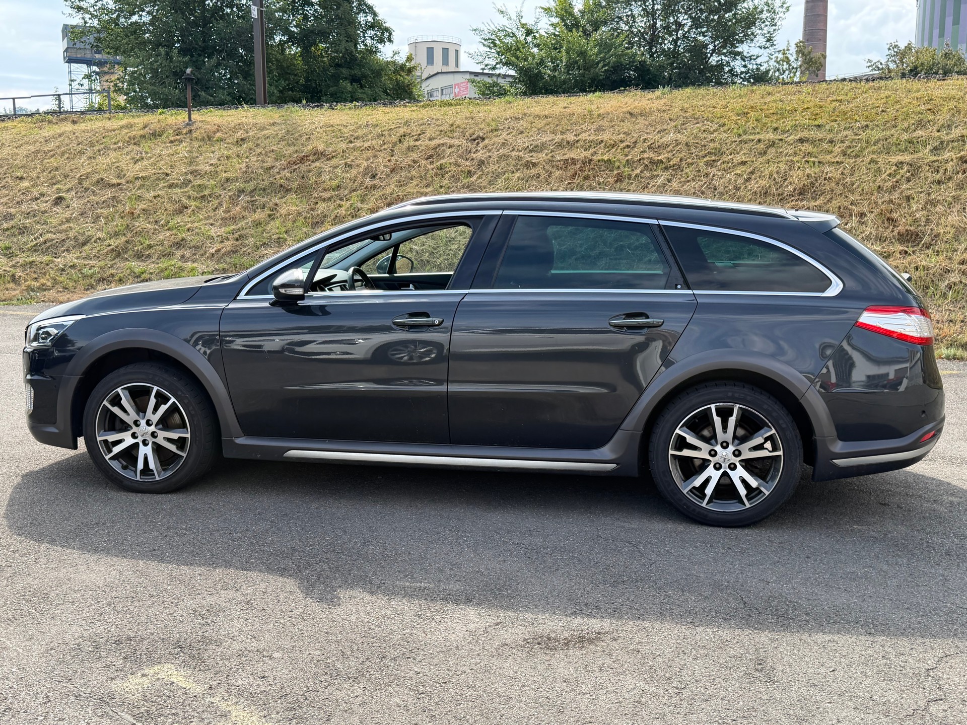 PEUGEOT 508 RXH 2.0 HDI Hybrid4 ETG6-image-5