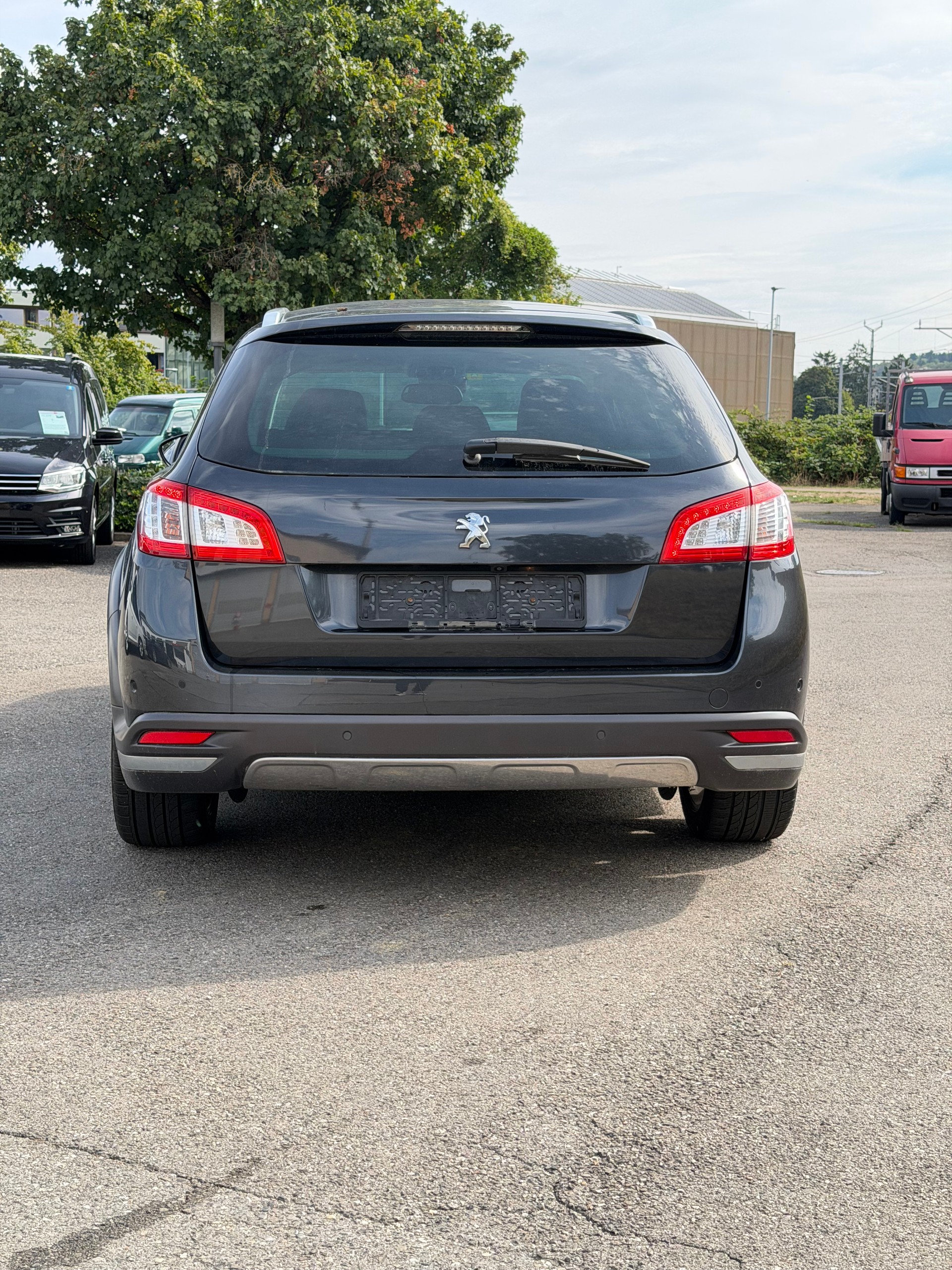 PEUGEOT 508 RXH 2.0 HDI Hybrid4 ETG6-image-3