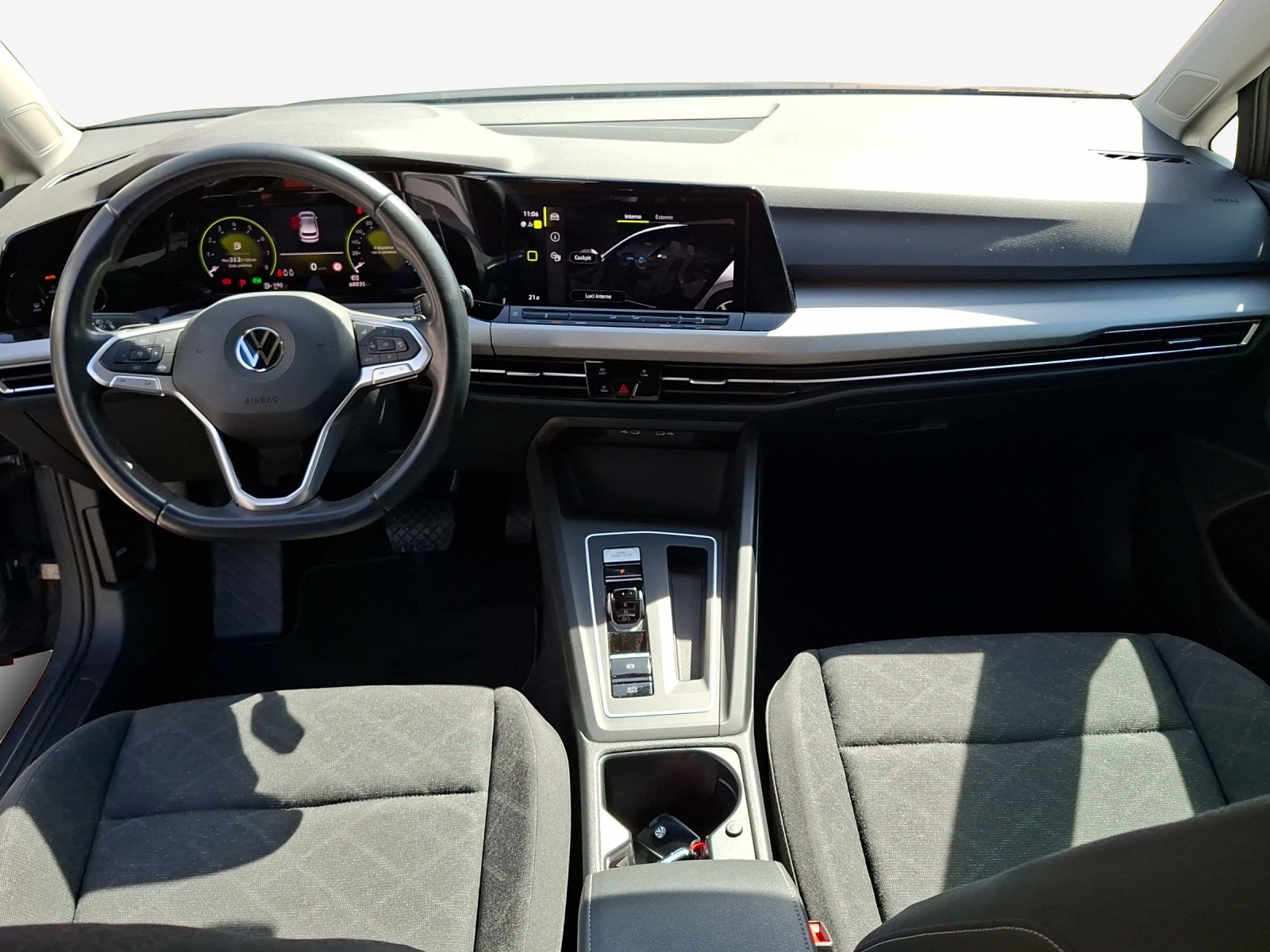 VW Golf 1.0 eTSI mHEV ACTLife DSG-image-8