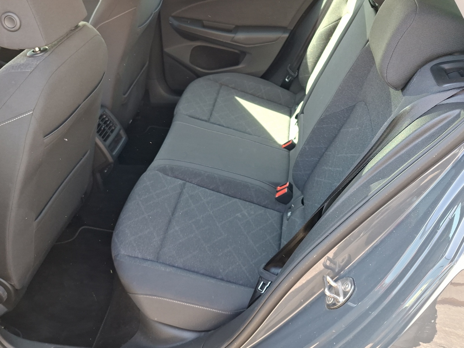 VW Golf 1.0 eTSI mHEV ACTLife DSG-image-11