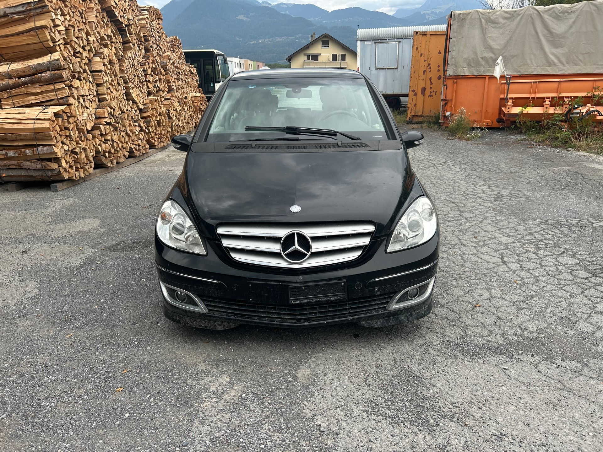 MERCEDES-BENZ B 180-image-0