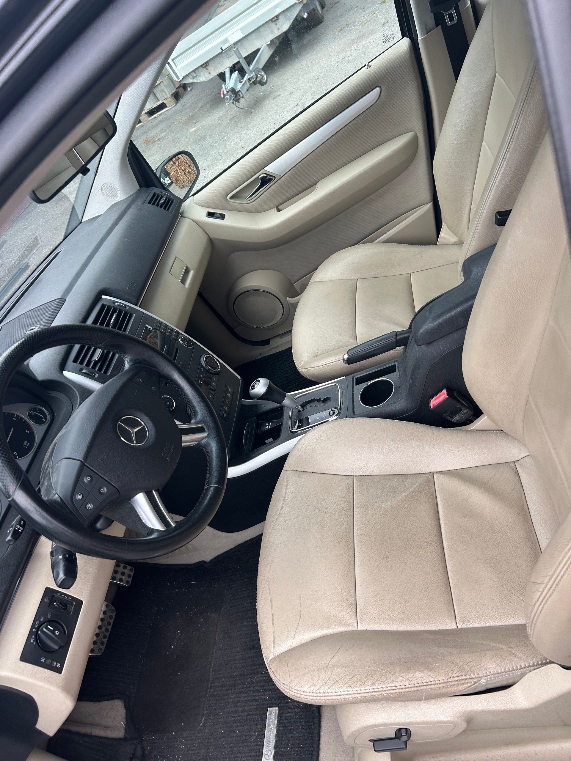 MERCEDES-BENZ B 180-image-3