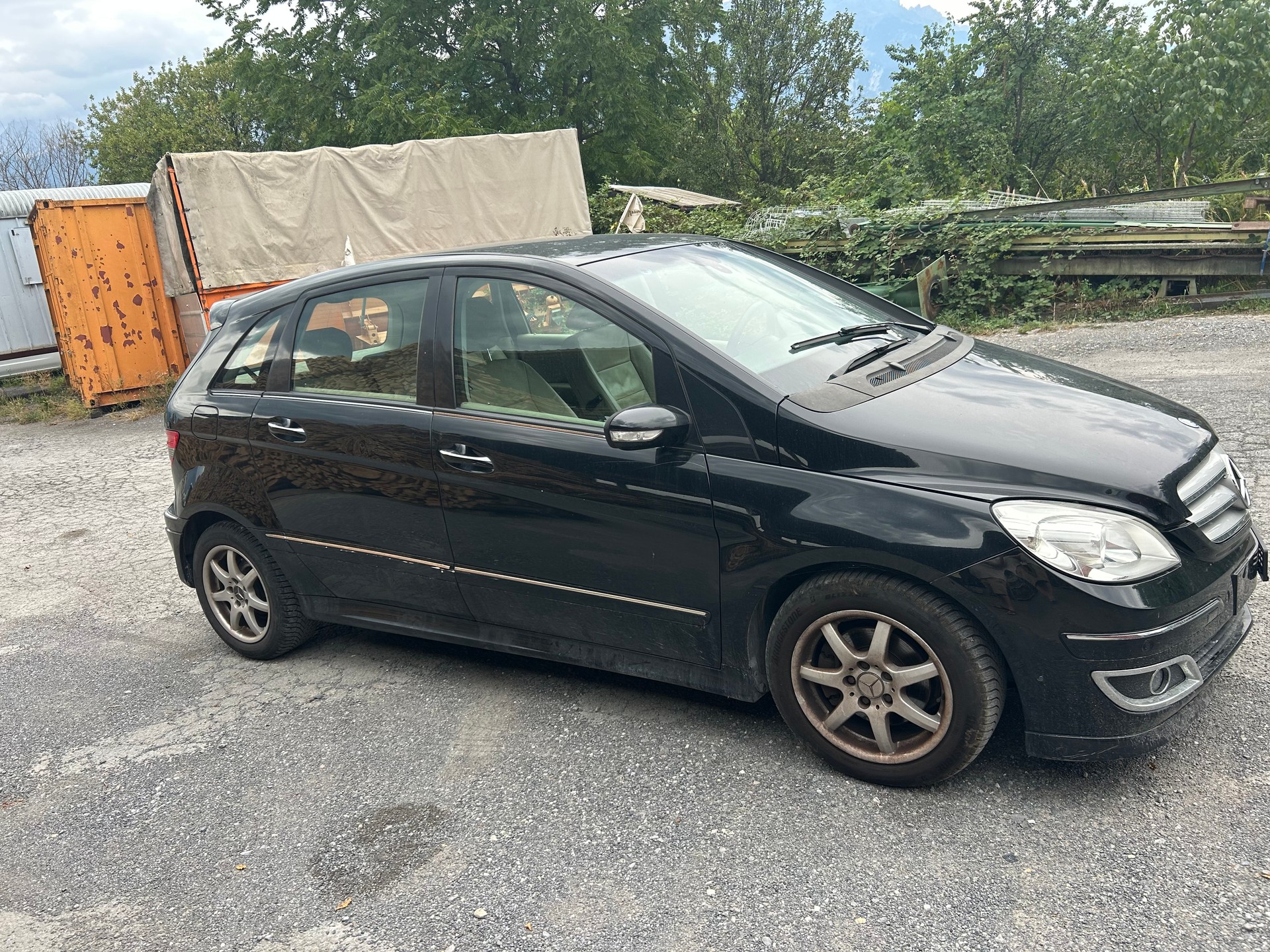 MERCEDES-BENZ B 180-image-2
