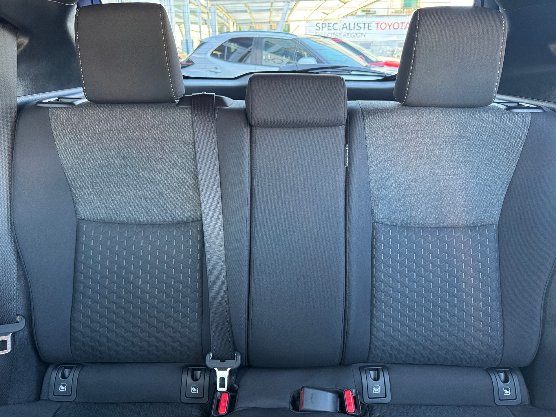 TOYOTA Yaris Cross 1.5 Trend e-CVT-image-13