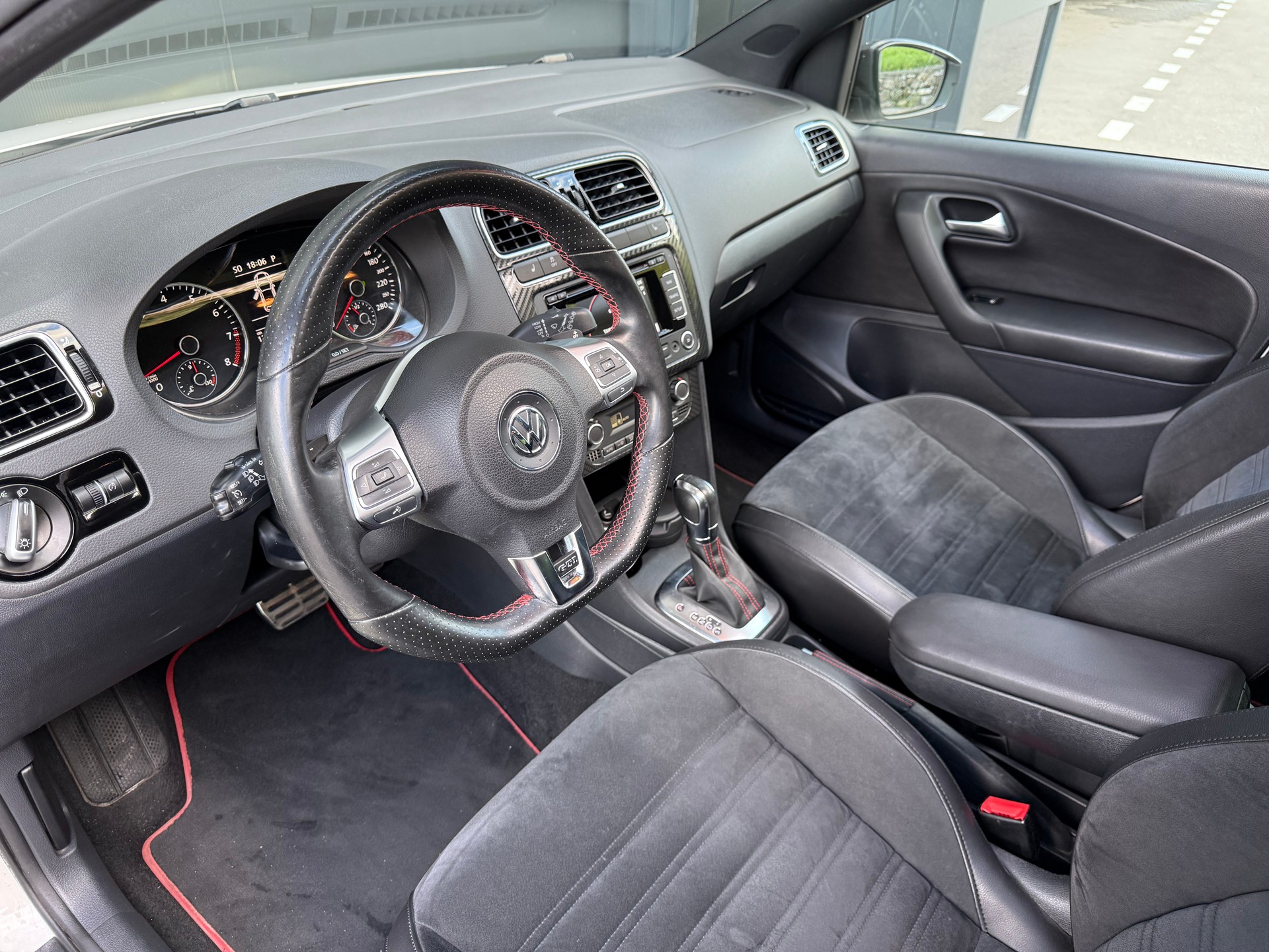 VW Polo 1.4 TSI GTI Carbon Edition DSG-image-6